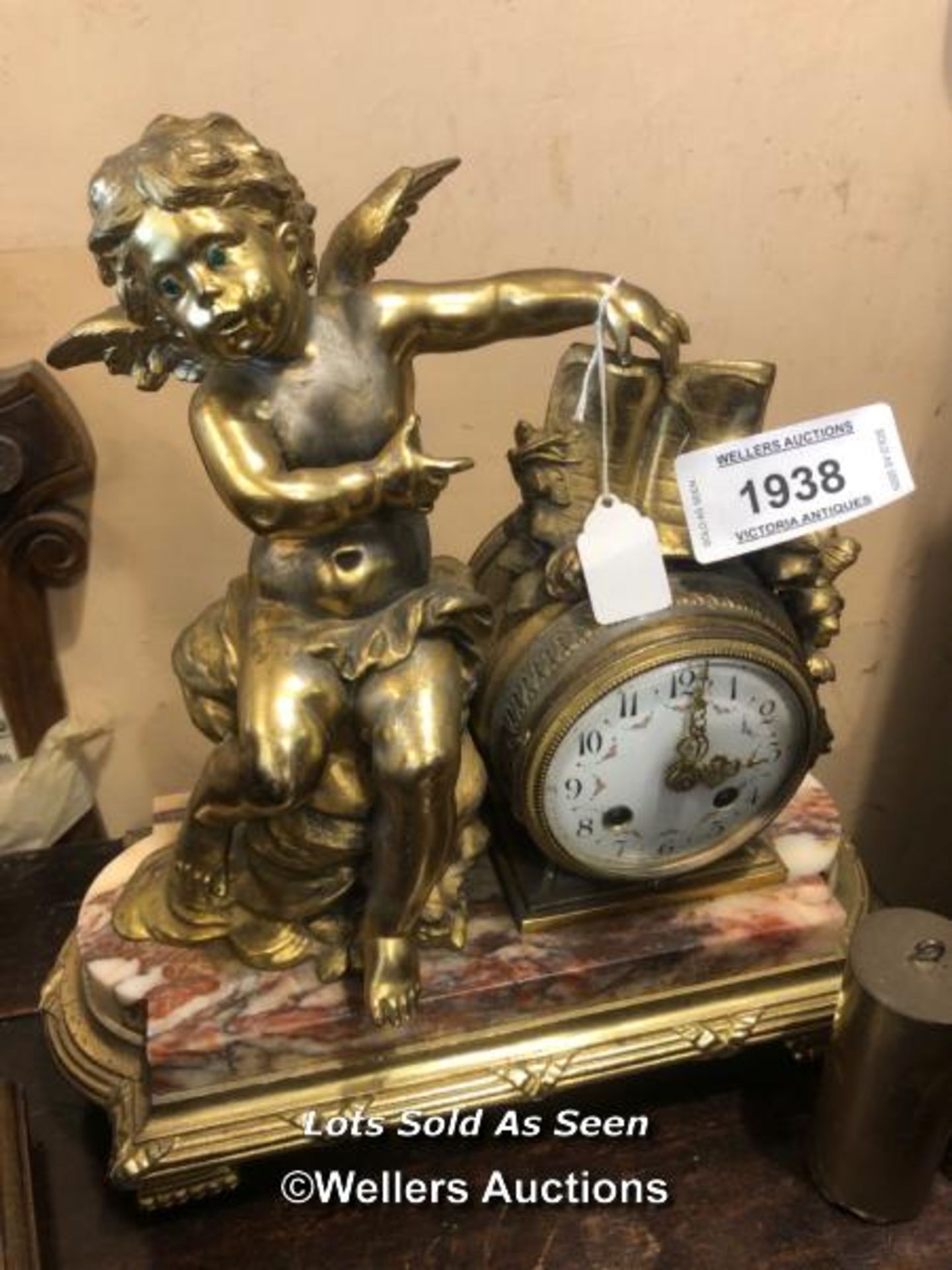 *GILT BRASS CHERUB MANTEL CLOCK WITH MARBLE BASE / LOCATED AT VICTORIA ANTIQUES, WADEBRIDGE, PL27