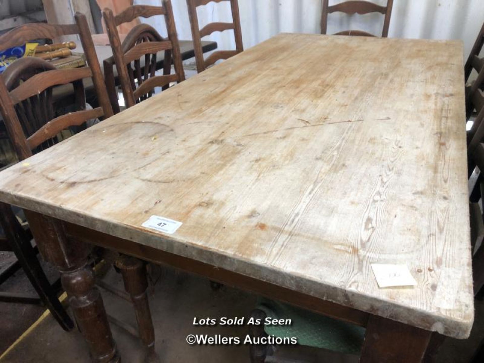 LARGE OAK REFECTORY TABLE, 72 X 36 X 30.5 INCHES / LOCATED AT VICTORIA ANTIQUES, WADEBRIDGE, PL27 - Image 2 of 3