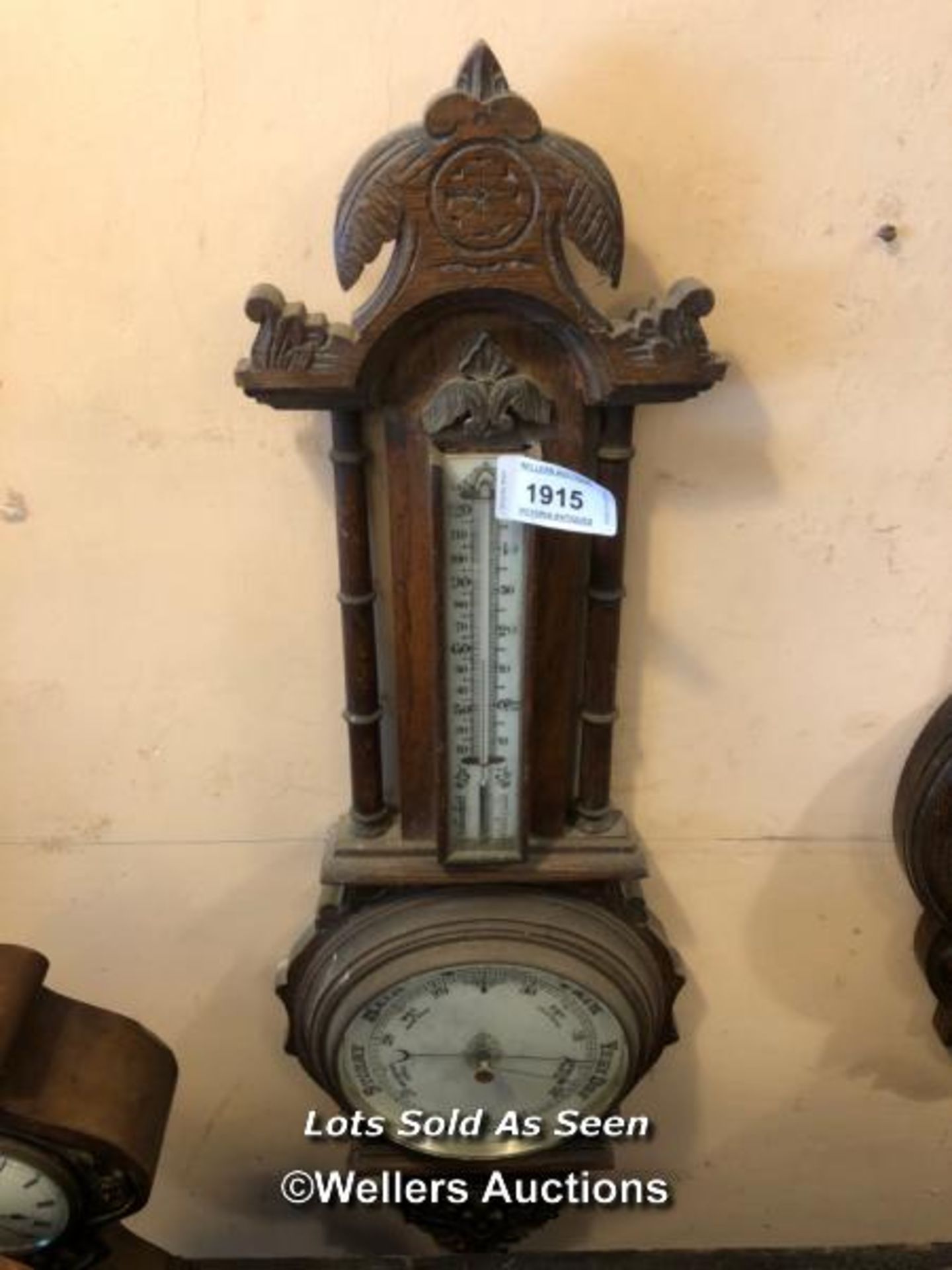 *VICTORIAN OAK ANEROID BAROMETER / LOCATED AT VICTORIA ANTIQUES, WADEBRIDGE, PL27 7DD