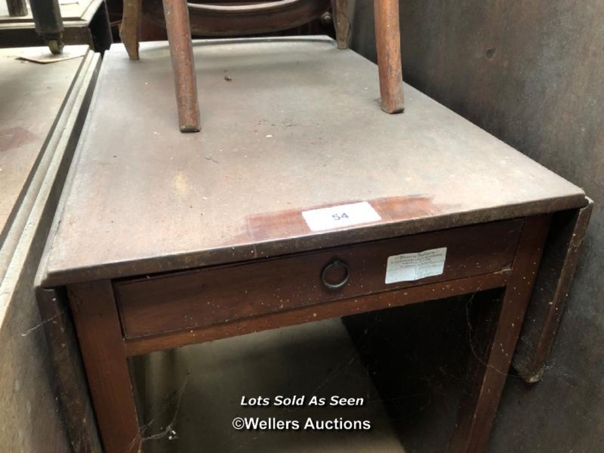 SMALL MAHOGANY DROP LEAF TABLE, 32 X 38.5 X 28.5 INCHES, FULLY EXTENDED / LOCATED AT VICTORIA - Image 2 of 2