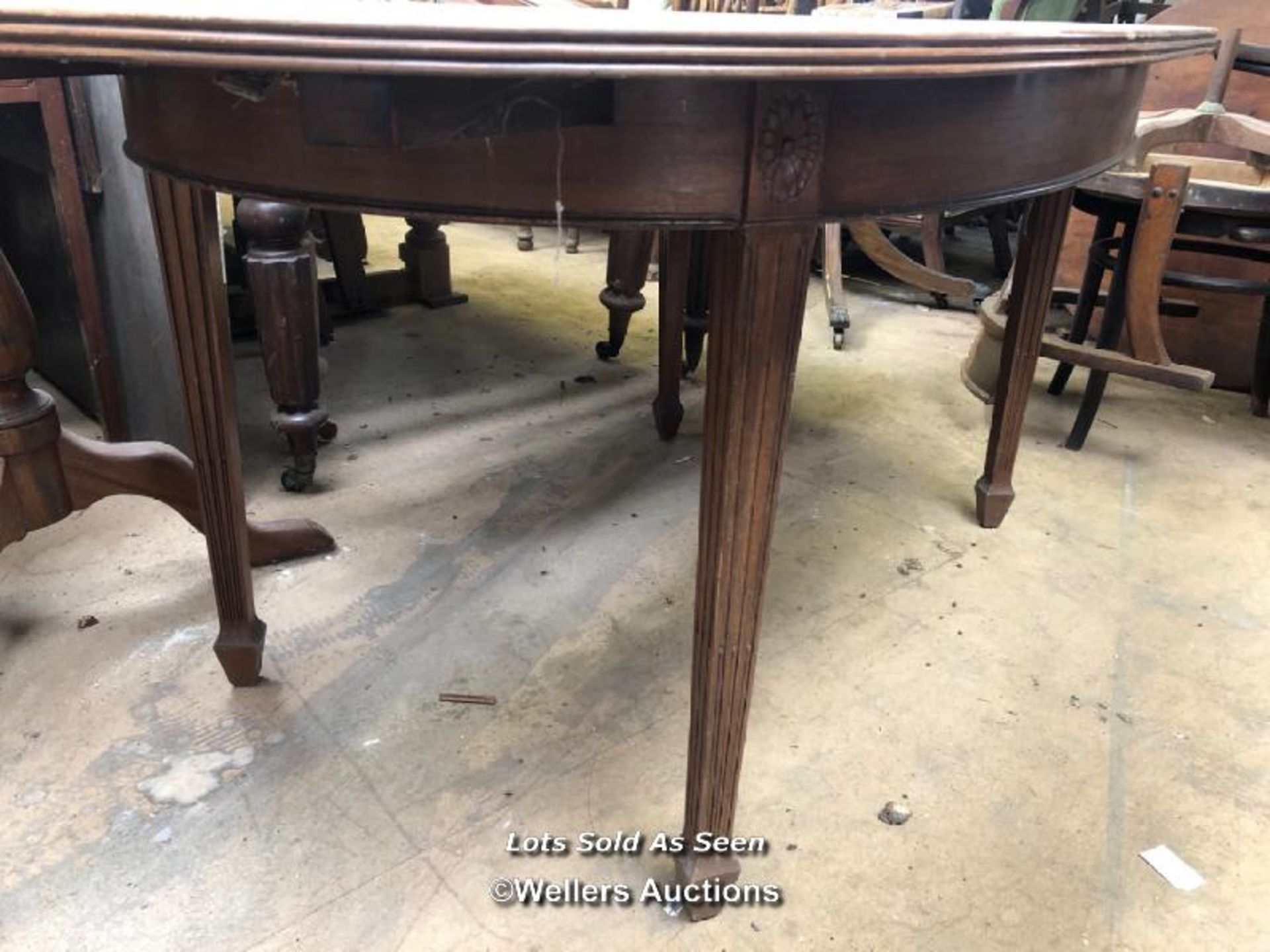 MAHOGANY OVAL DINING TABLE, 66 X 39 X 30 INCHES / LOCATED AT VICTORIA ANTIQUES, WADEBRIDGE, PL27 - Image 3 of 3