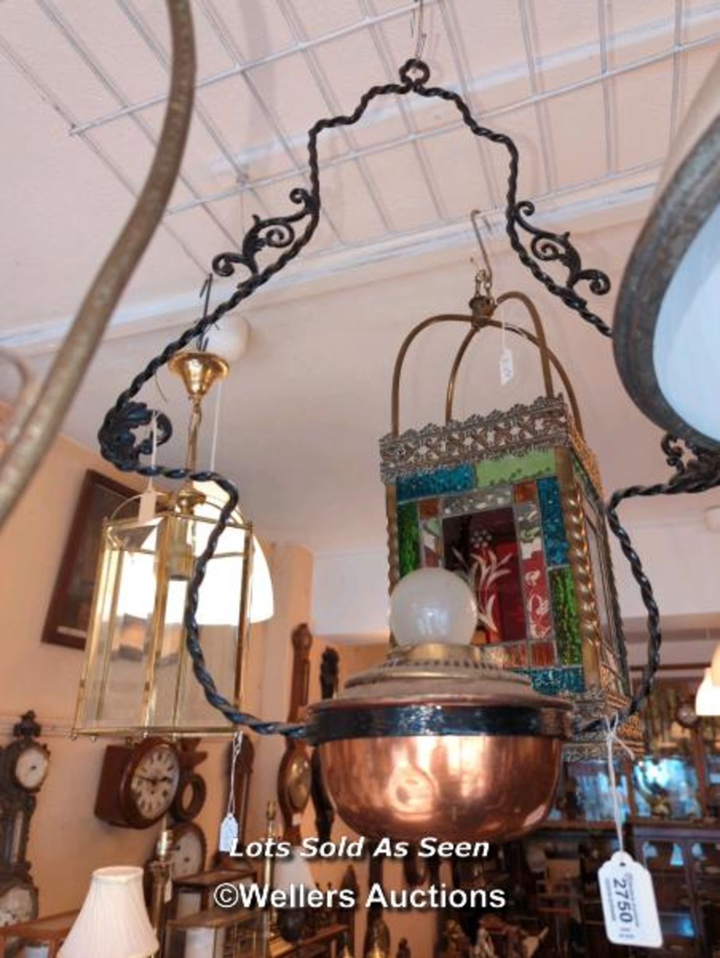 *COPPER PENDANT LIGHT / LOCATED AT VICTORIA ANTIQUES, WADEBRIDGE, PL27 7DD