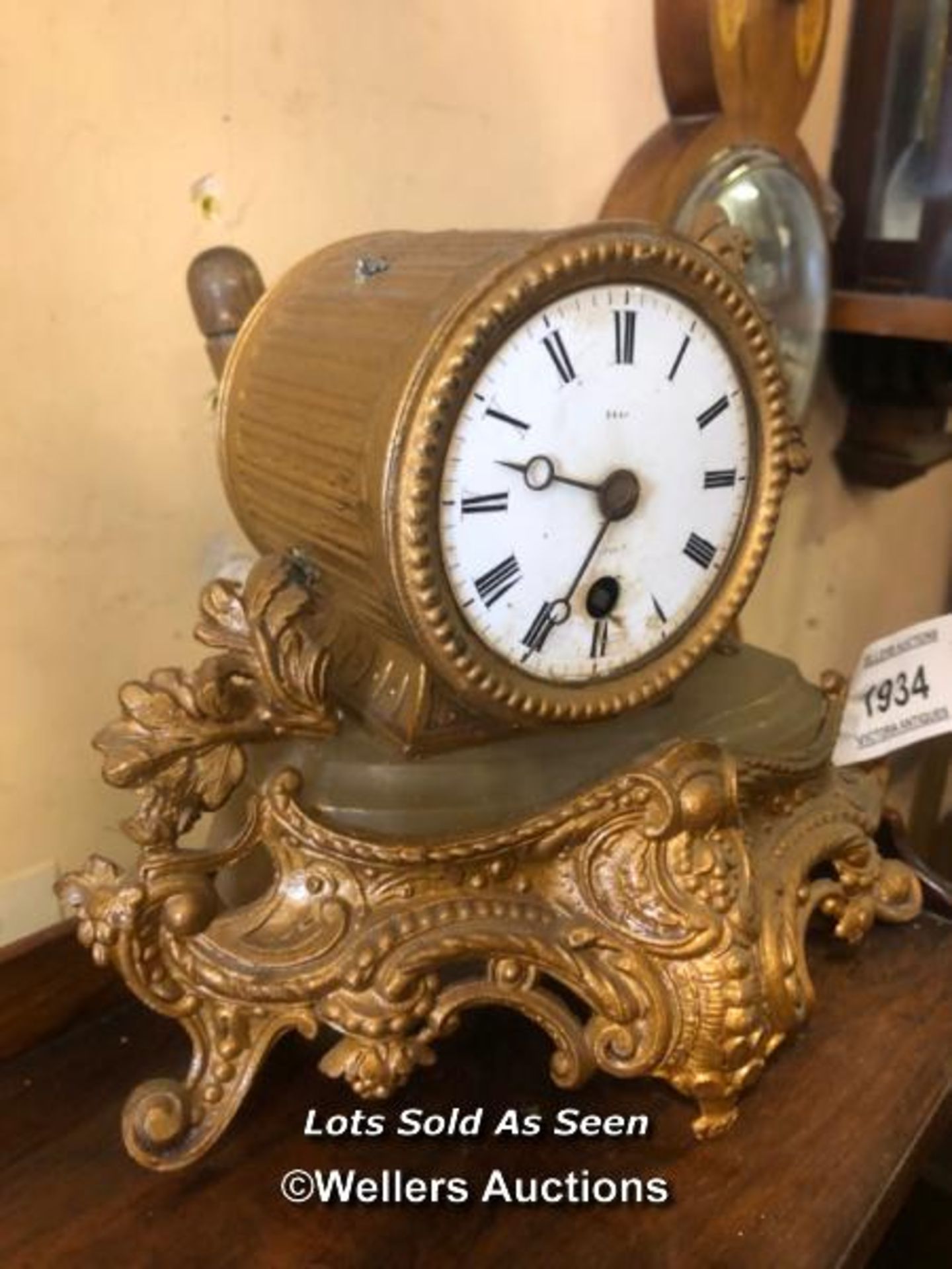 *SMALL GILT FIGURAL MANTEL CLOCK WITH MARBLE TOP / LOCATED AT VICTORIA ANTIQUES, WADEBRIDGE, PL27 - Image 2 of 3