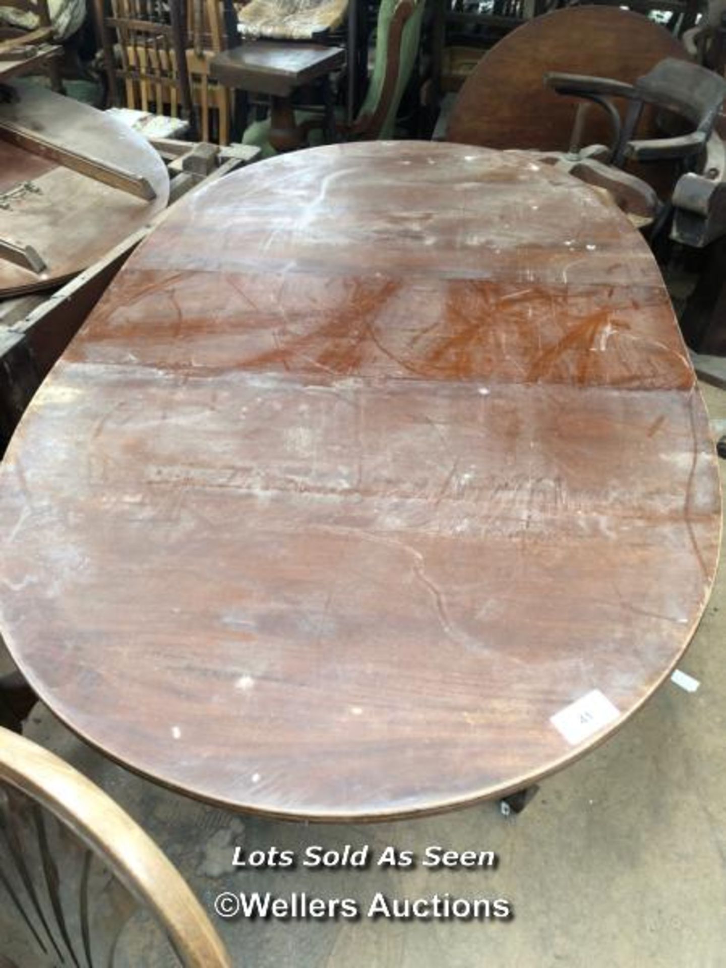 MAHOGANY OVAL DINING TABLE, 66 X 39 X 30 INCHES / LOCATED AT VICTORIA ANTIQUES, WADEBRIDGE, PL27 - Image 2 of 3