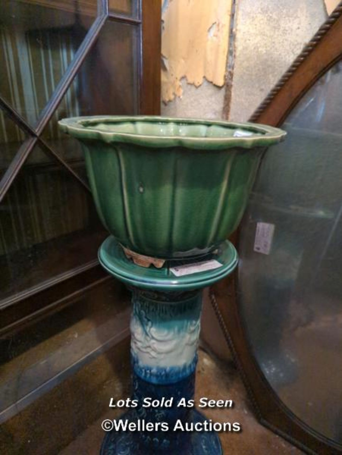 *GREEN GLAZE CERAMIC PLANTER AND STAND / LOCATED AT VICTORIA ANTIQUES, WADEBRIDGE, PL27 7DD - Image 2 of 3