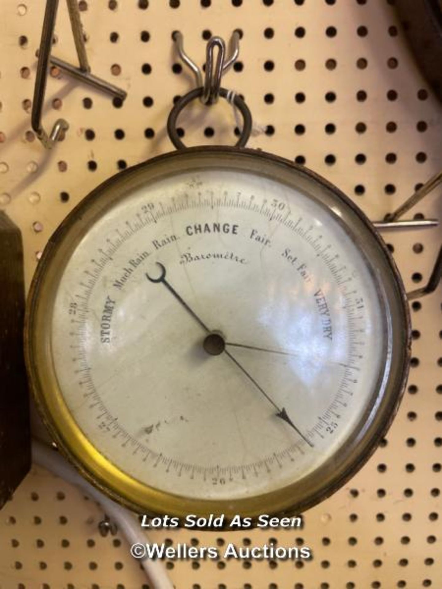 *SMALL BRASS FRAMED BAROMETER / LOCATED AT VICTORIA ANTIQUES, WADEBRIDGE, PL27 7DD