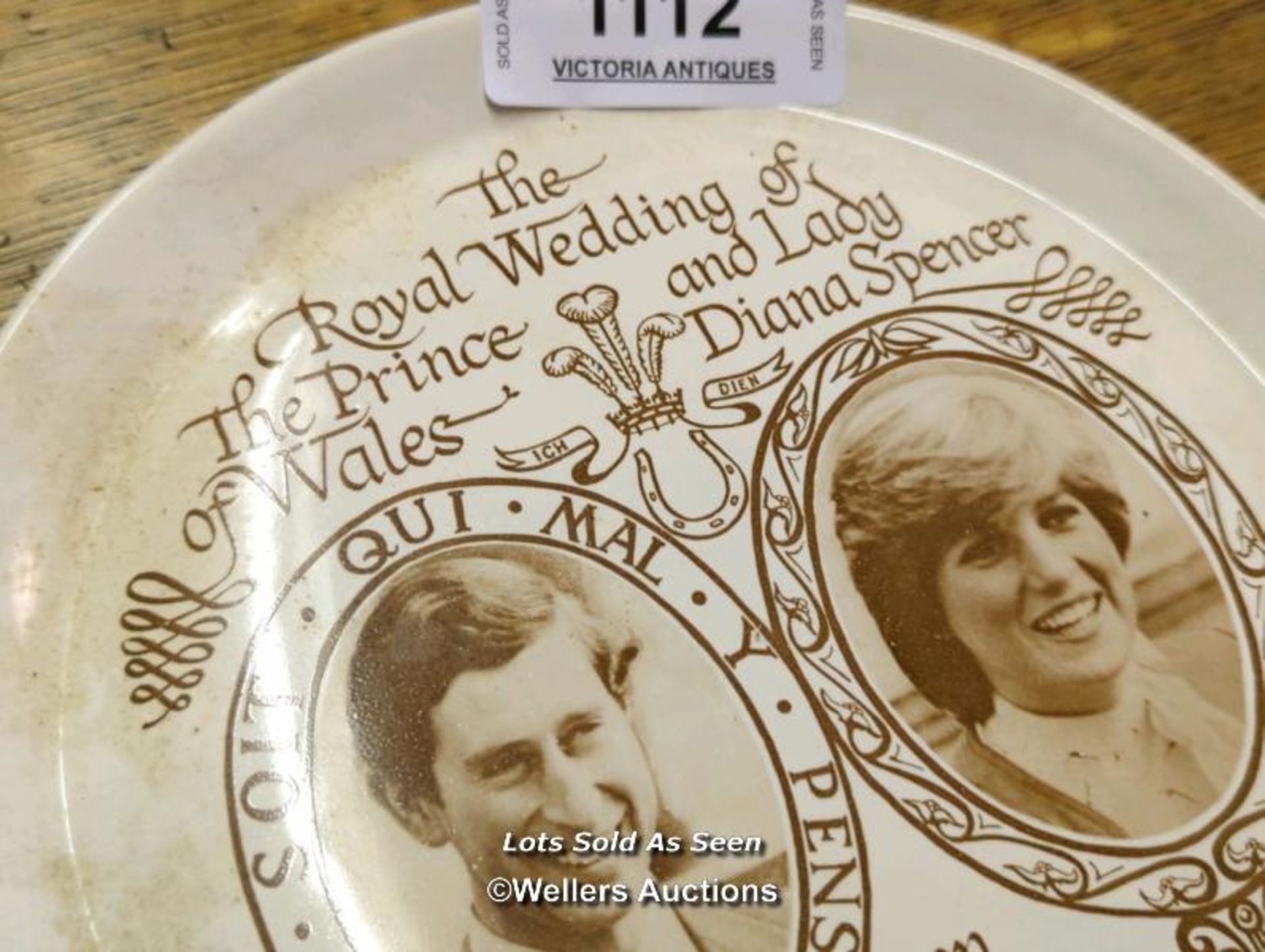 *HONITON POTTERY COMMEMORATIVE PLATE OF THE ROYAL WEDDING OF CHARLES AND DIANA / LOCATED AT VICTORIA - Image 2 of 4