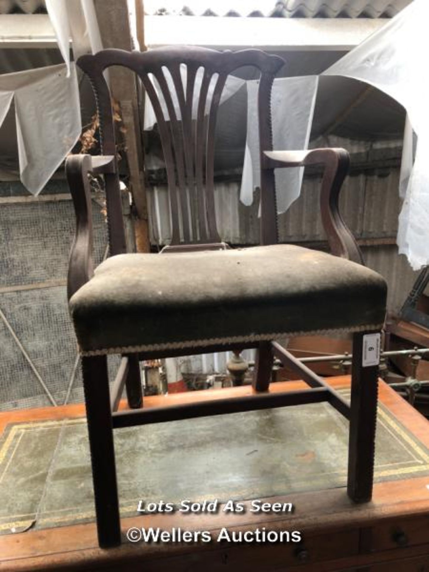 UPHOLSTERED CARVER CHAIR WITH VELVET SEAT / LOCATED AT VICTORIA ANTIQUES, WADEBRIDGE, PL27 7DD