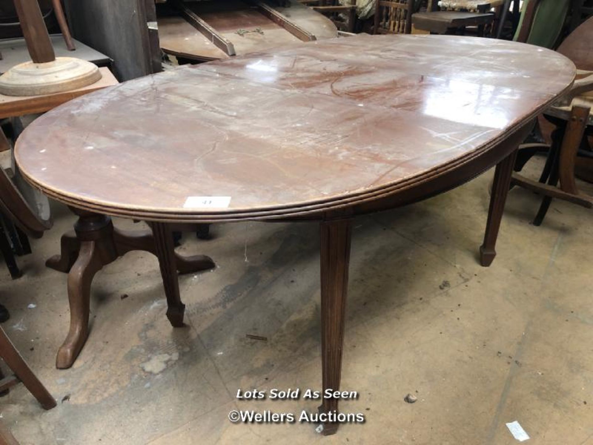 MAHOGANY OVAL DINING TABLE, 66 X 39 X 30 INCHES / LOCATED AT VICTORIA ANTIQUES, WADEBRIDGE, PL27