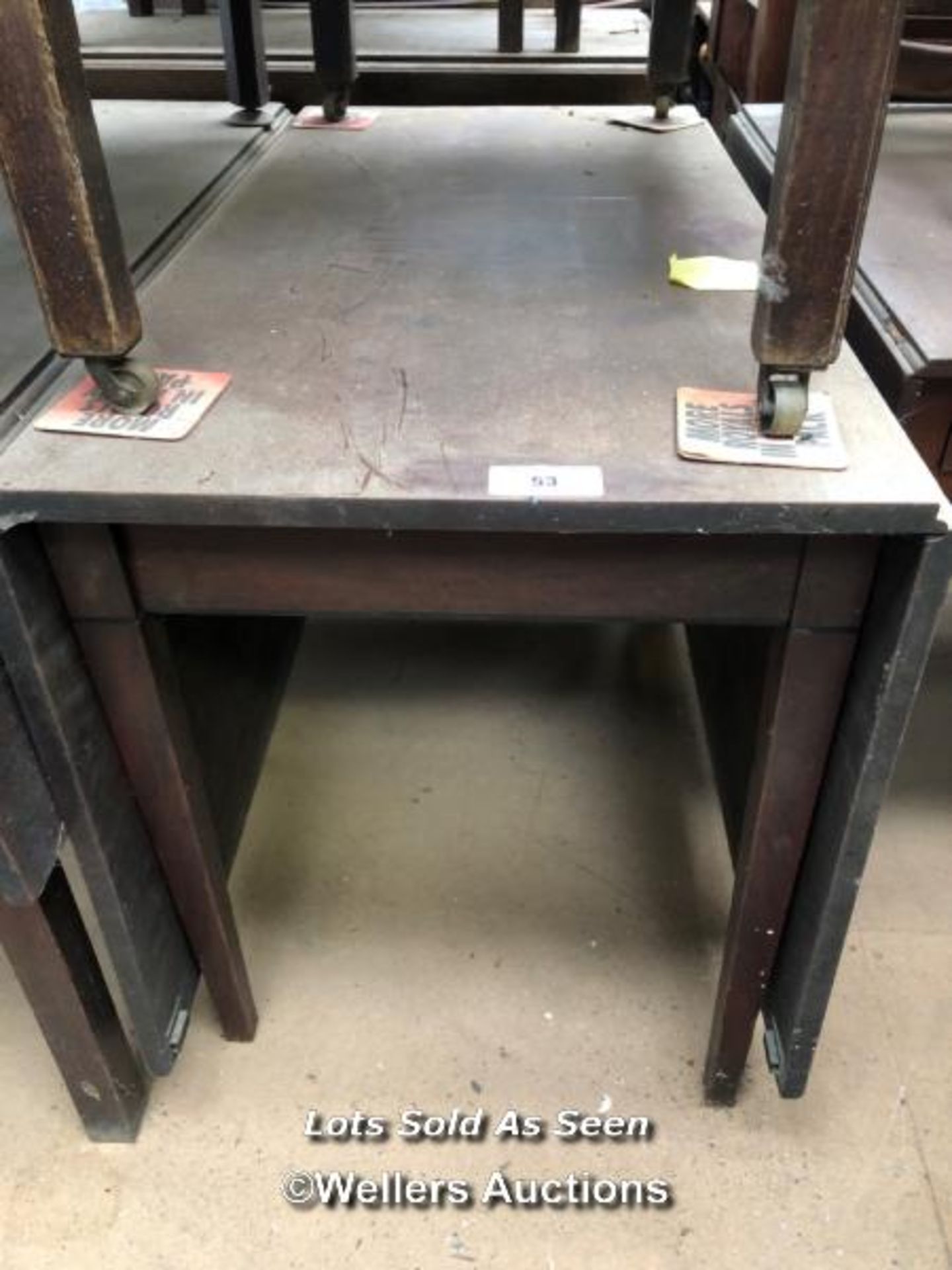 DROP LEAF TABLE, 42 X 67 X 28.5 INCHES, FULLY EXTENDED / LOCATED AT VICTORIA ANTIQUES, WADEBRIDGE,