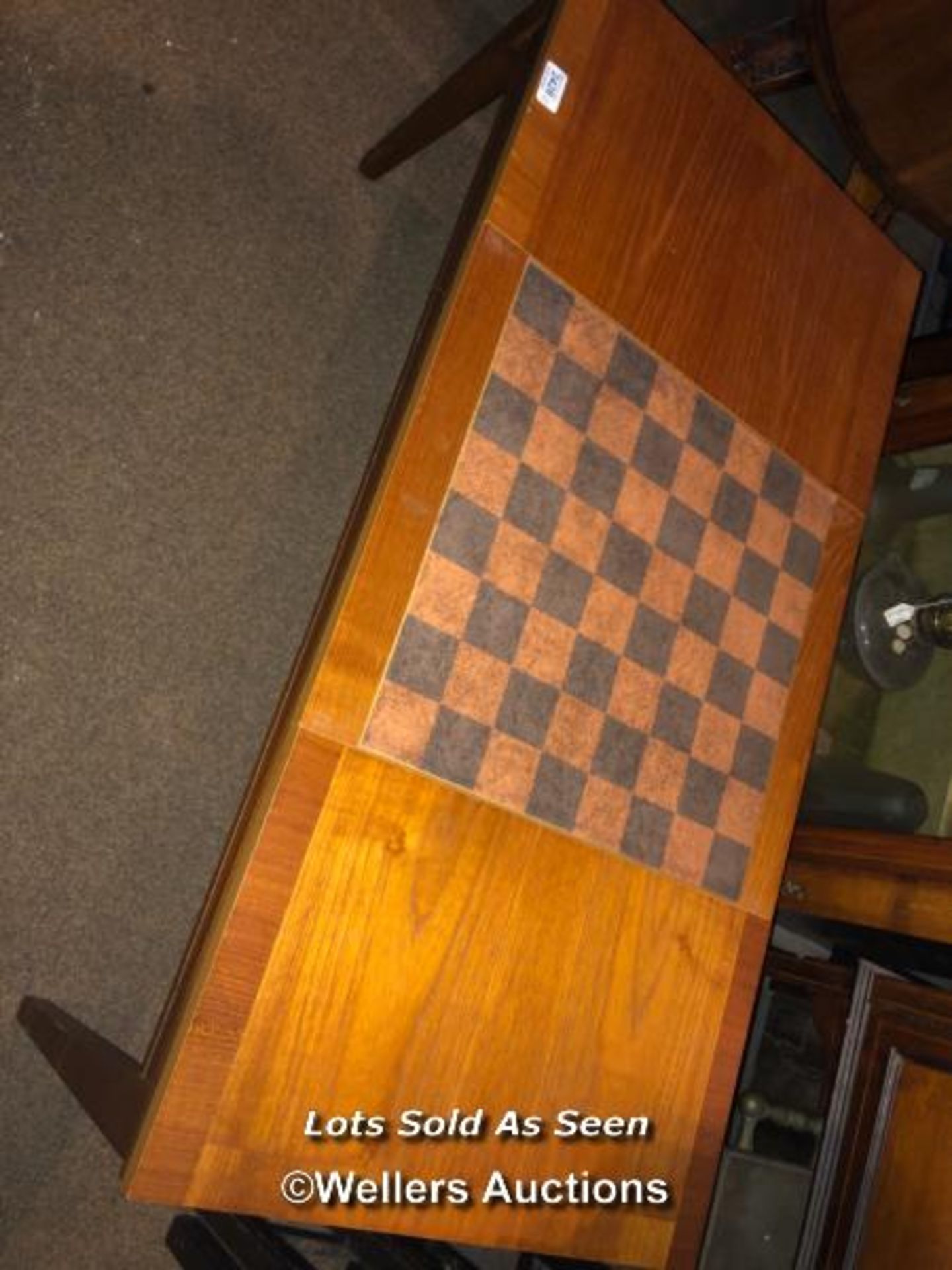 *20TH CENTURY COFFEE TABLE, SLIDING TOP REVEALING BACKGAMMON TABLE, 101CM LONG / LOCATED AT VICTORIA - Image 7 of 7