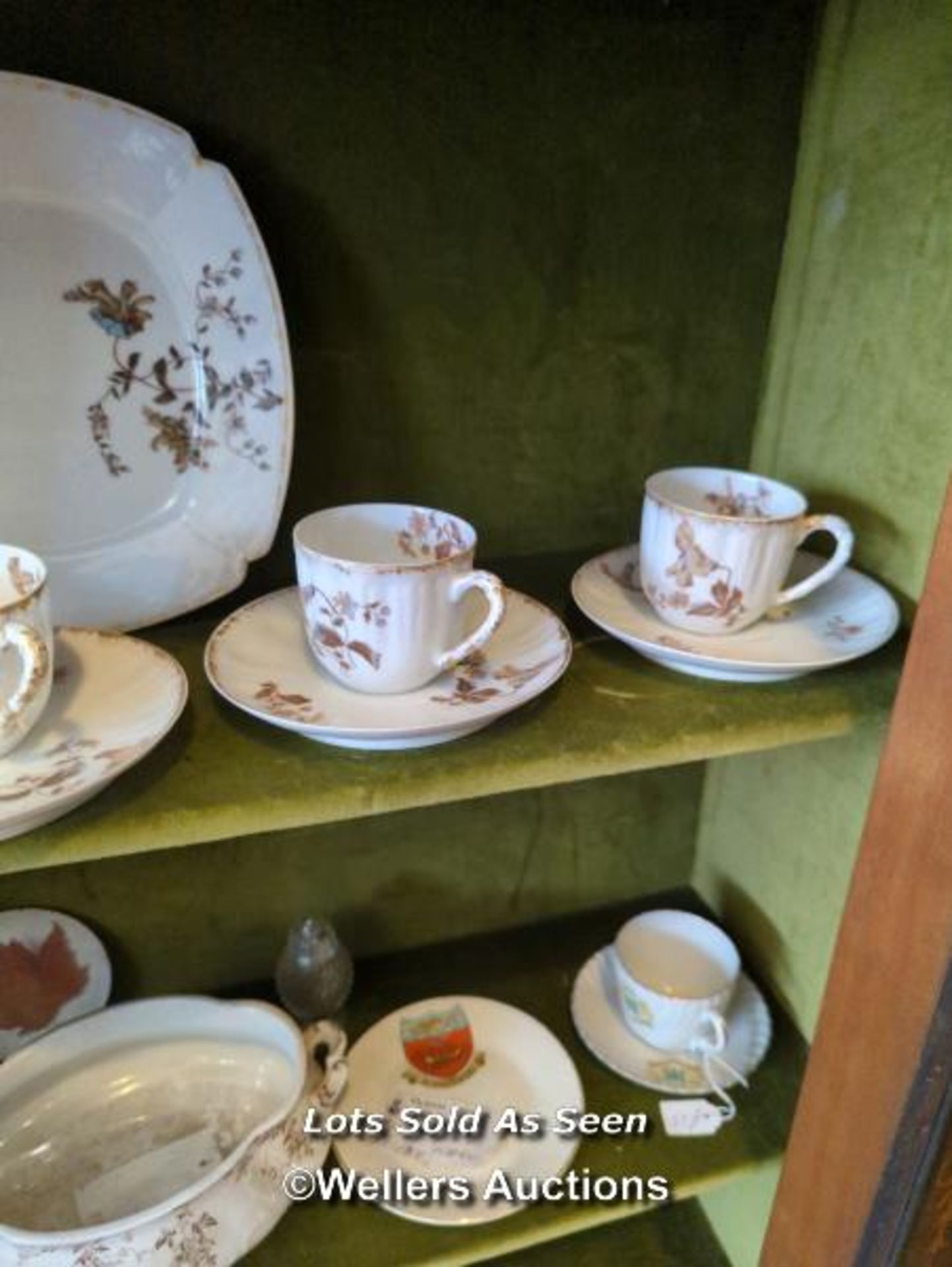 *CERAMICS TO INCLUDE YARMOUTH CUP, GOSS CUP, DECORATIVE PART TEA SET / LOCATED AT VICTORIA ANTIQUES, - Image 3 of 3