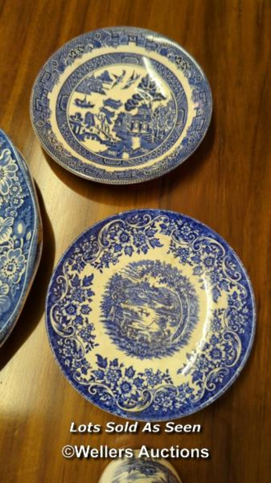 *PART BLUE AND WHITE WEDGWOOD DINNER SERVICE / LOCATED AT VICTORIA ANTIQUES, WADEBRIDGE, PL27 7DD - Image 6 of 6