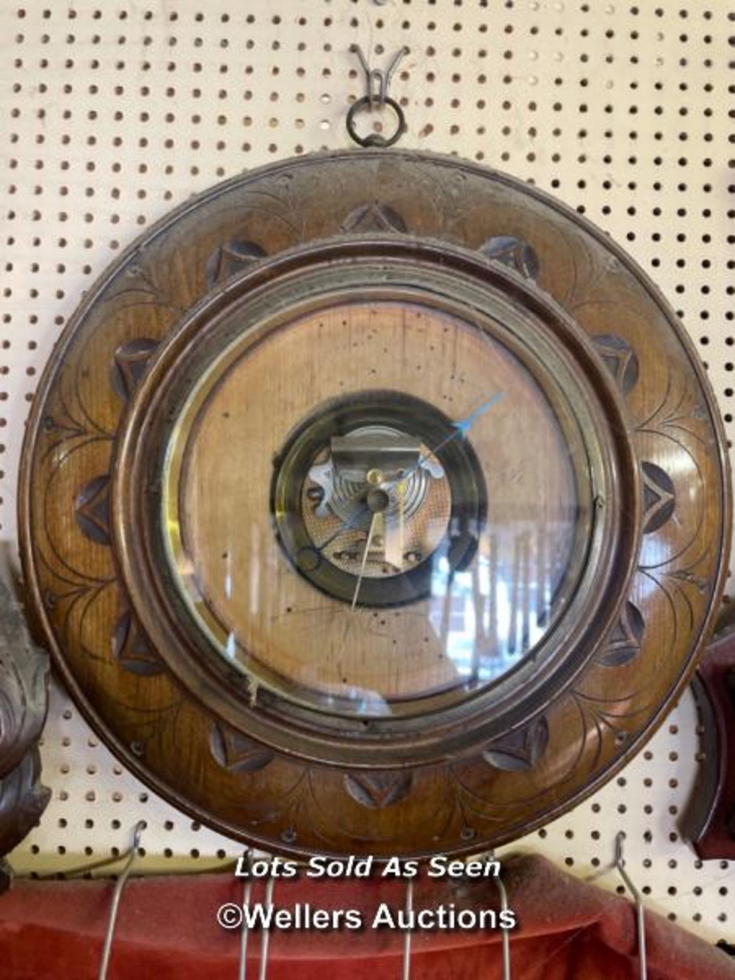 *CIRCULAR BAROMETER FRAME AND MECHANISM / LOCATED AT VICTORIA ANTIQUES, WADEBRIDGE, PL27 7DD