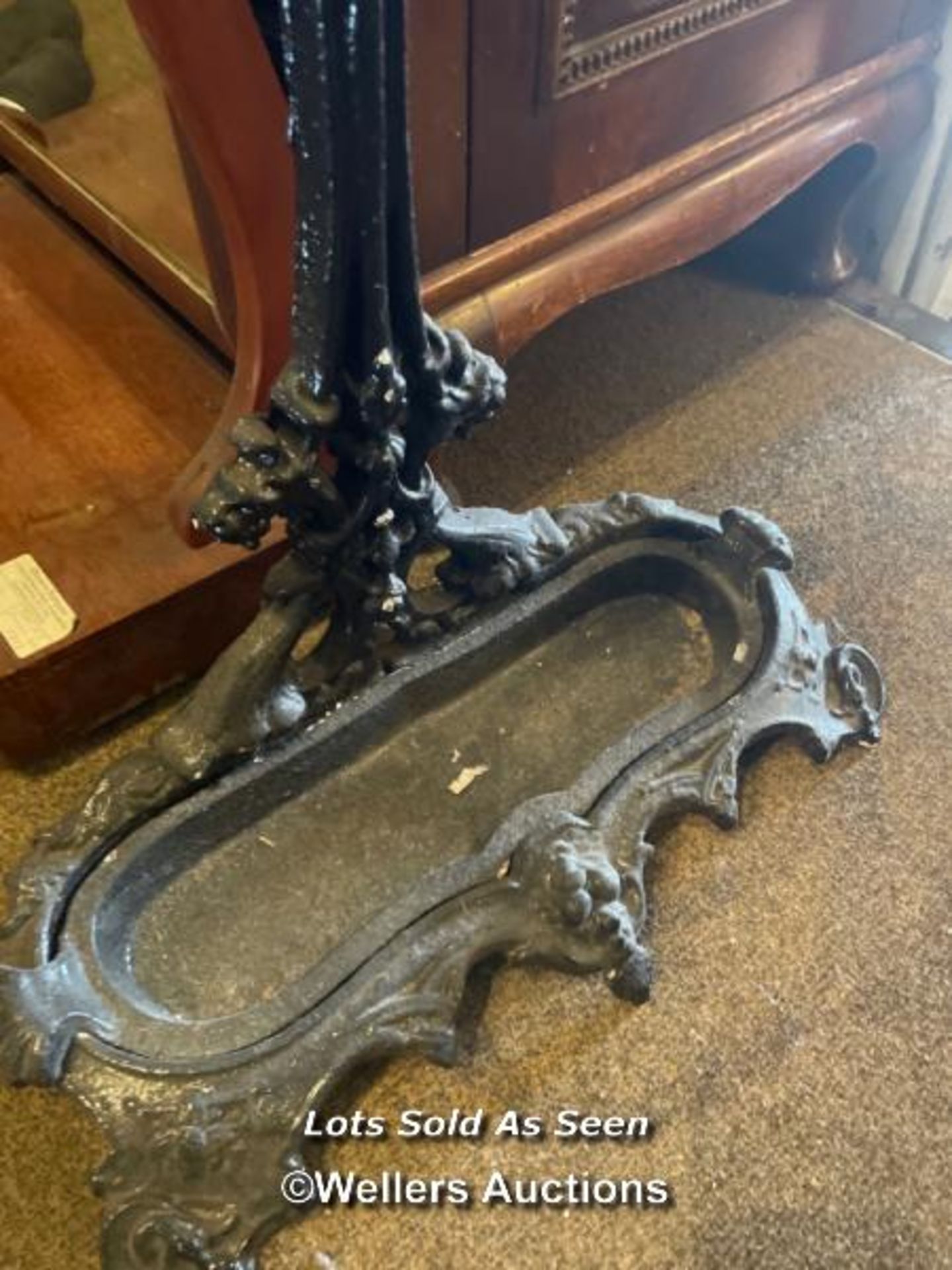 *VICTORIAN CAST IRON STICK STAND, 72CM HIGH / LOCATED AT VICTORIA ANTIQUES, WADEBRIDGE, PL27 7DD - Image 3 of 3