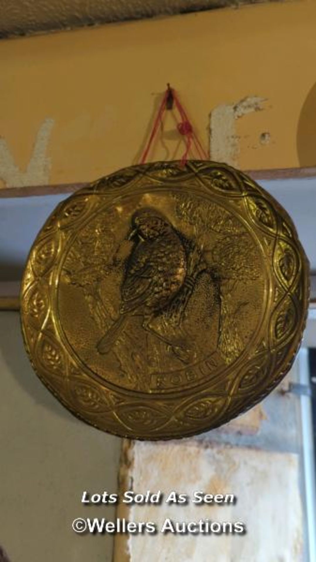 *THREE DECORATIVE PLATES AND A BRASS PLAQUE OF A ROBIN / LOCATED AT VICTORIA ANTIQUES, WADEBRIDGE, - Image 2 of 5