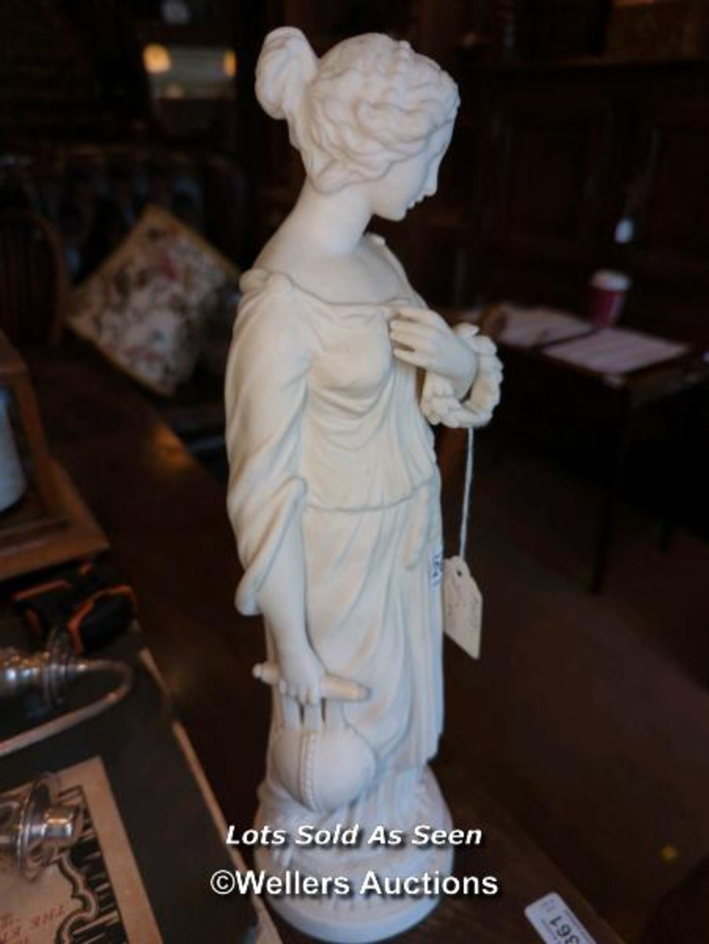 *PARIAN FIGURE OF A CLASSICAL GREEK WOMAN, 38CM / LOCATED AT VICTORIA ANTIQUES, WADEBRIDGE, PL27 - Image 3 of 4