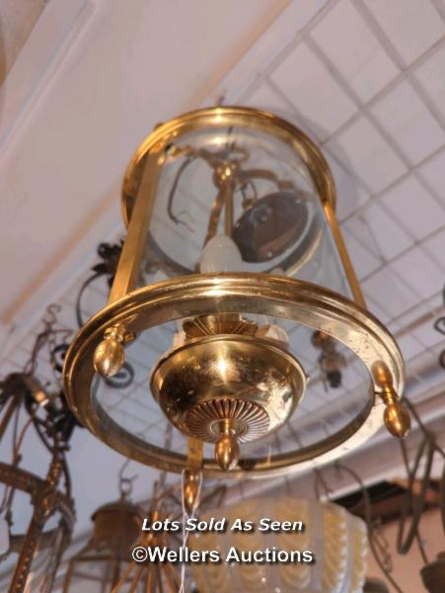 *BRASS PENDANT LIGHT WITH GLASS SHADE / LOCATED AT VICTORIA ANTIQUES, WADEBRIDGE, PL27 7DD - Image 2 of 2