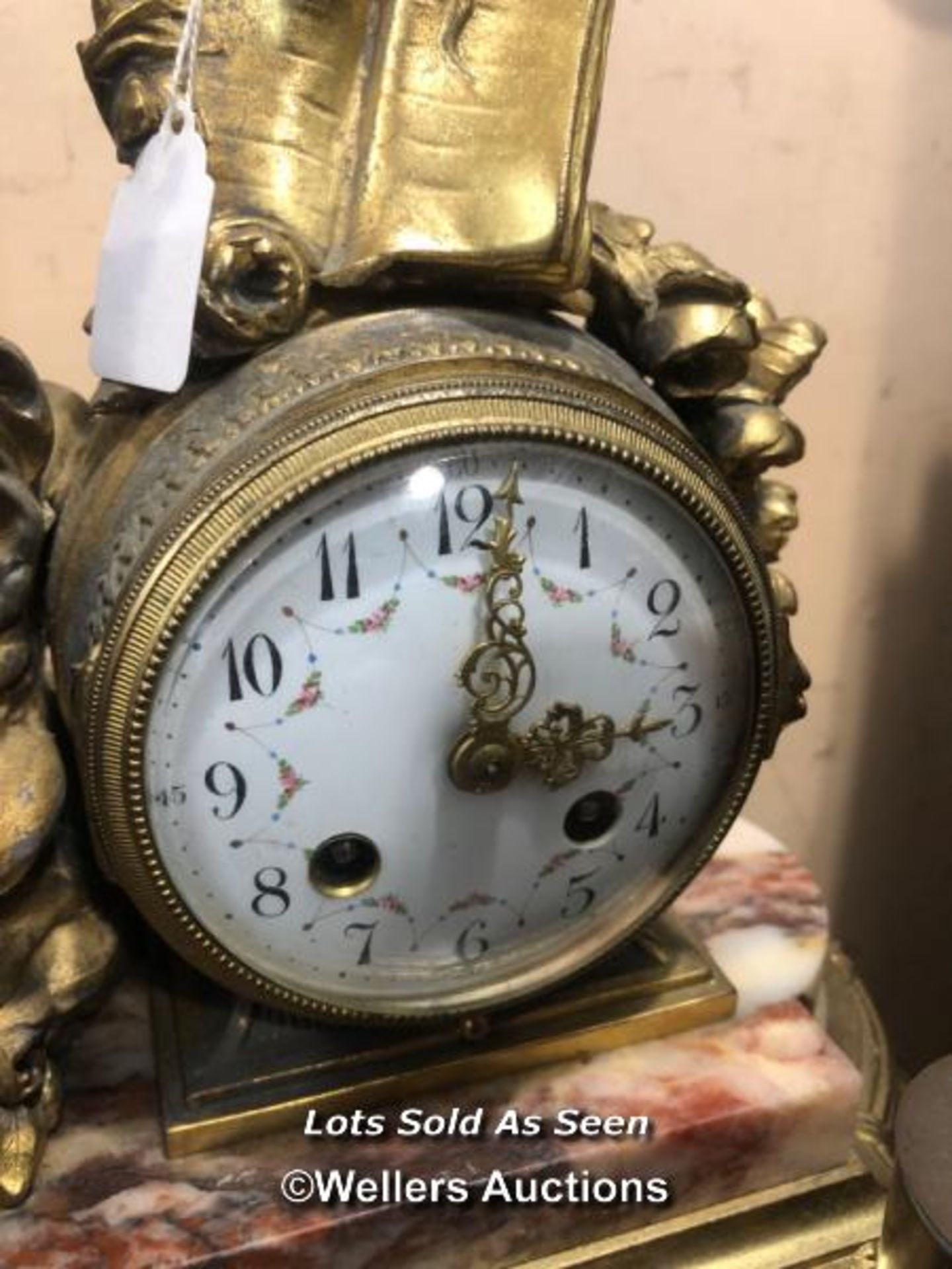 *GILT BRASS CHERUB MANTEL CLOCK WITH MARBLE BASE / LOCATED AT VICTORIA ANTIQUES, WADEBRIDGE, PL27 - Image 2 of 4