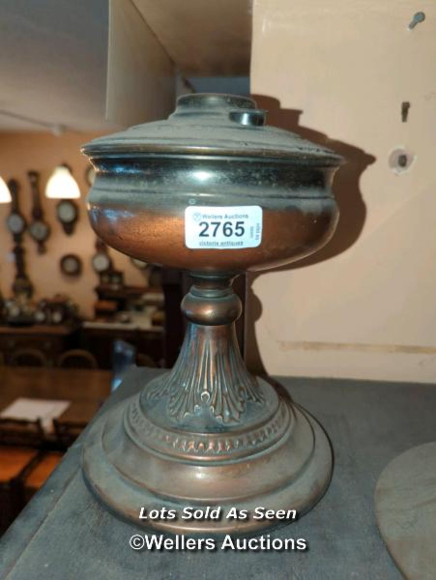 *OLD BRASS OIL LAMP BASE / LOCATED AT VICTORIA ANTIQUES, WADEBRIDGE, PL27 7DD