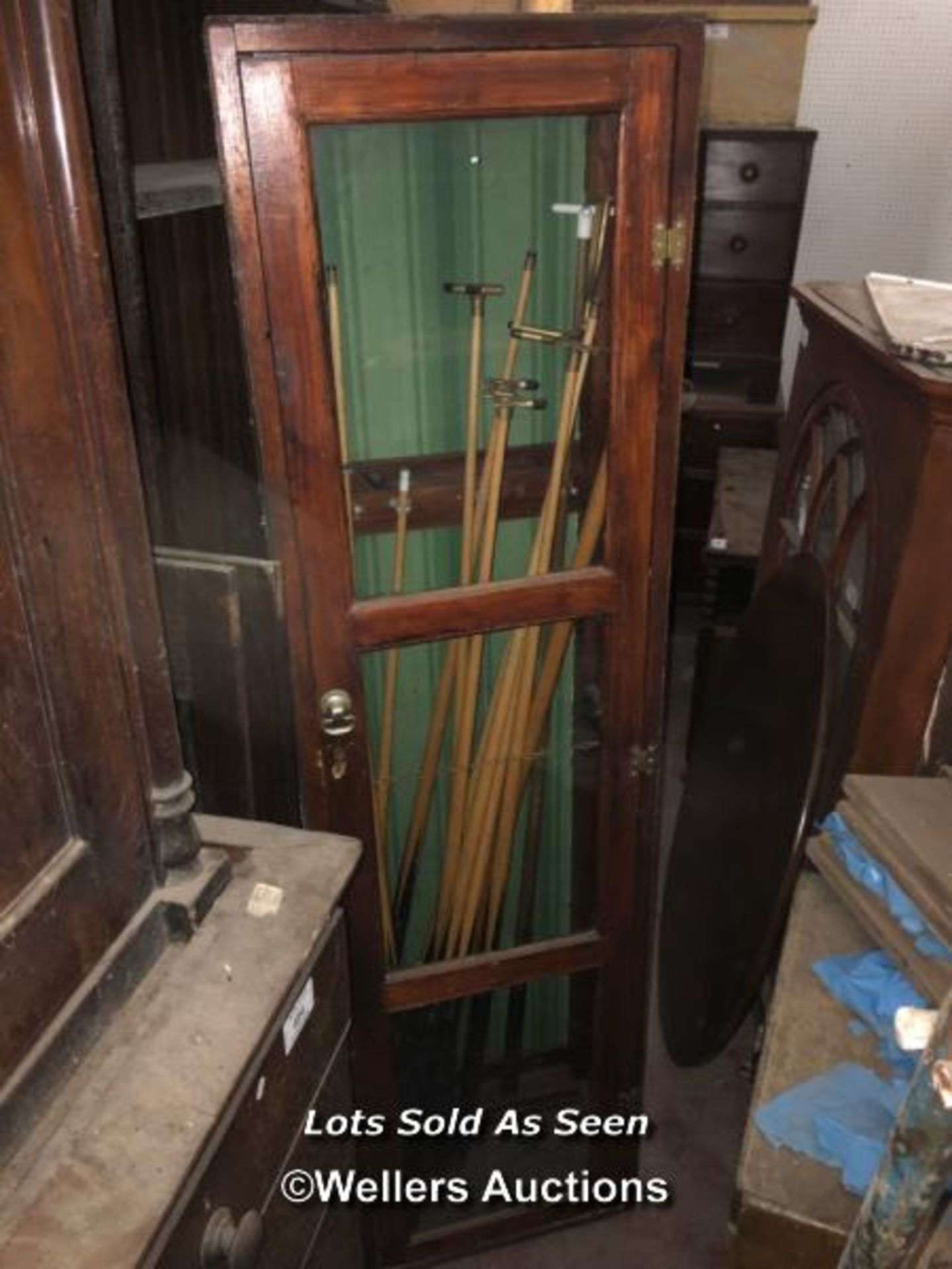 GLAZED SNOOKER CUE CABINET INCLUDING CUES AND RESTS, 11.5 X 18 X 66 INCHES / LOCATED AT VICTORIA