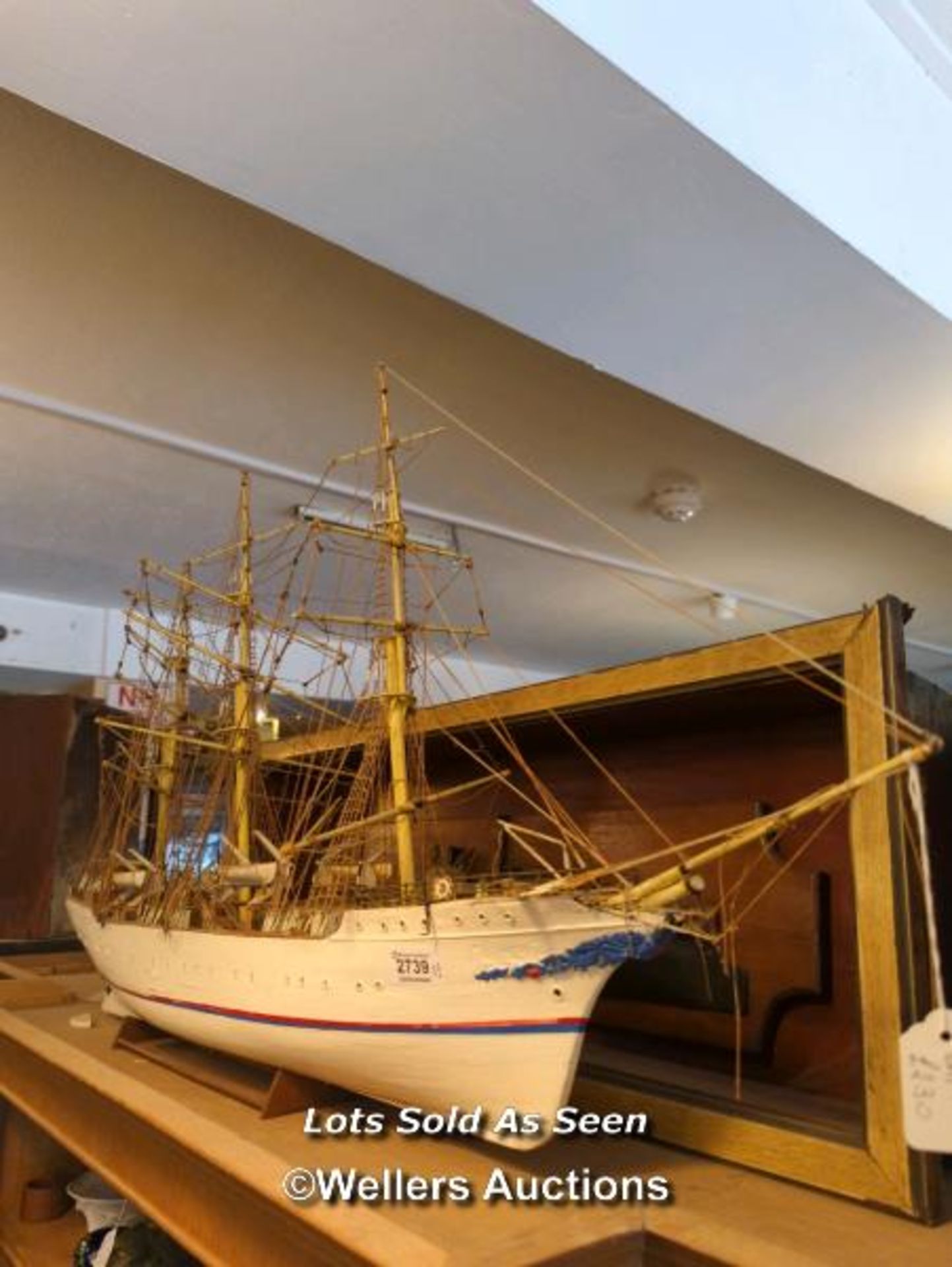 *MODEL SCRATCH BUILT STEAM SHIP, HIGHT 56CM LENGTH 100CM / LOCATED AT VICTORIA ANTIQUES, WADEBRIDGE, - Image 2 of 5