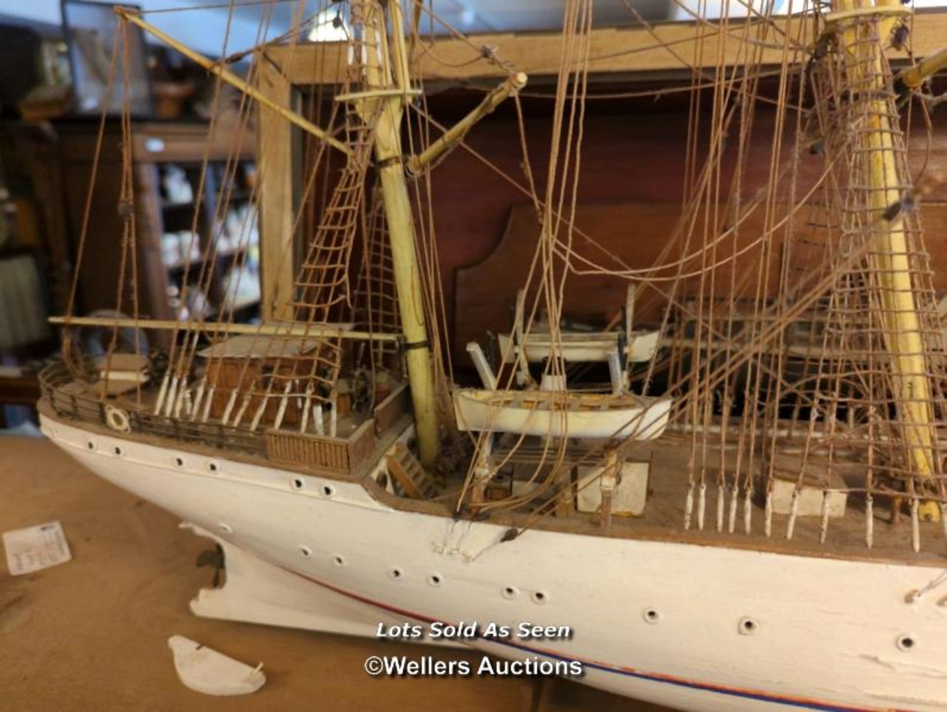 *MODEL SCRATCH BUILT STEAM SHIP, HIGHT 56CM LENGTH 100CM / LOCATED AT VICTORIA ANTIQUES, WADEBRIDGE, - Image 4 of 5