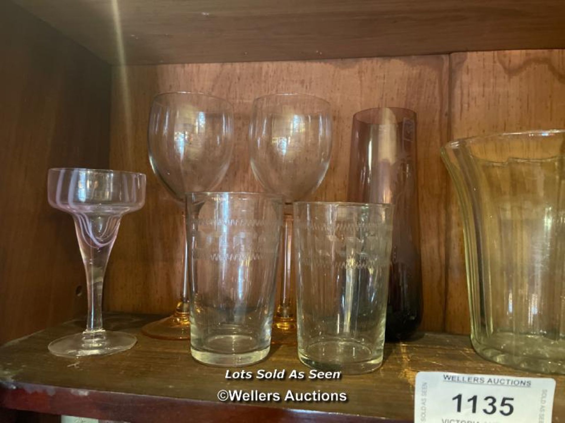 *SHELF OF ASSORTED GLASSWARE, INCLUDING VASES AND LIDDED POTS, ETC. / LOCATED AT VICTORIA - Image 2 of 3