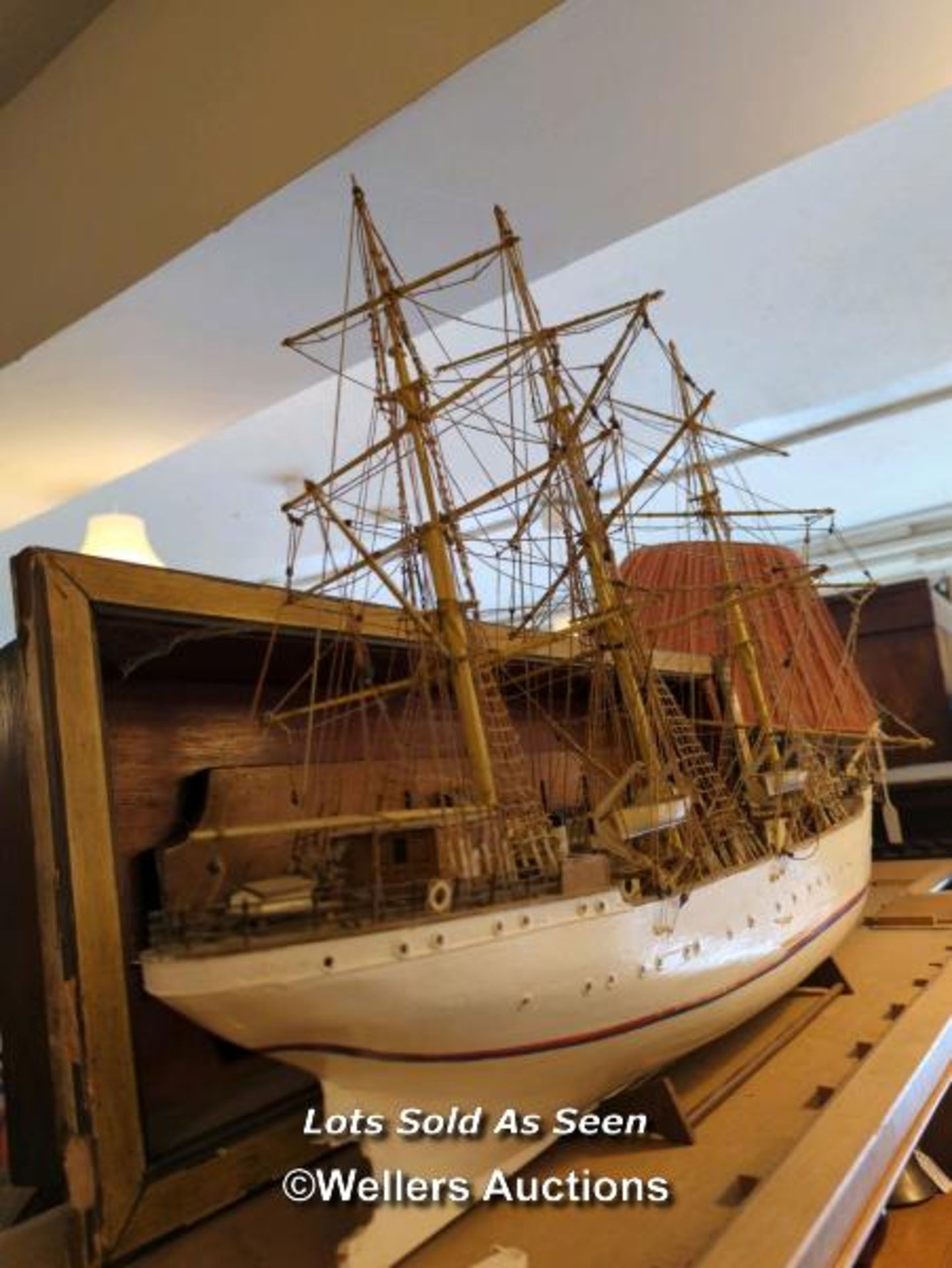 *MODEL SCRATCH BUILT STEAM SHIP, HIGHT 56CM LENGTH 100CM / LOCATED AT VICTORIA ANTIQUES, WADEBRIDGE, - Image 5 of 5