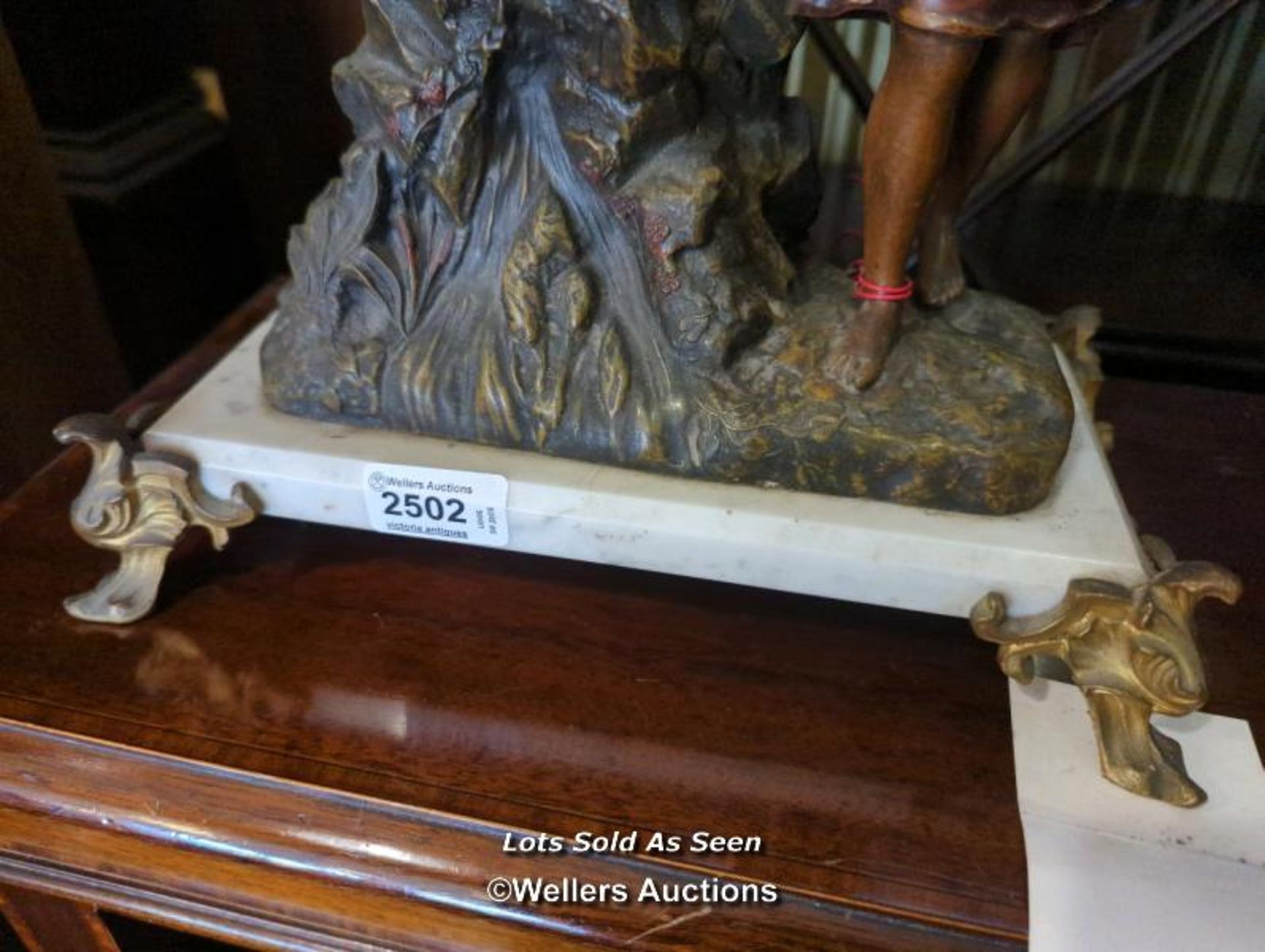 *VICTORIAN SPELTER FIGURAL MANTEL CLOCK ON MARBLE BASE, 39CM / LOCATED AT VICTORIA ANTIQUES, - Image 4 of 4