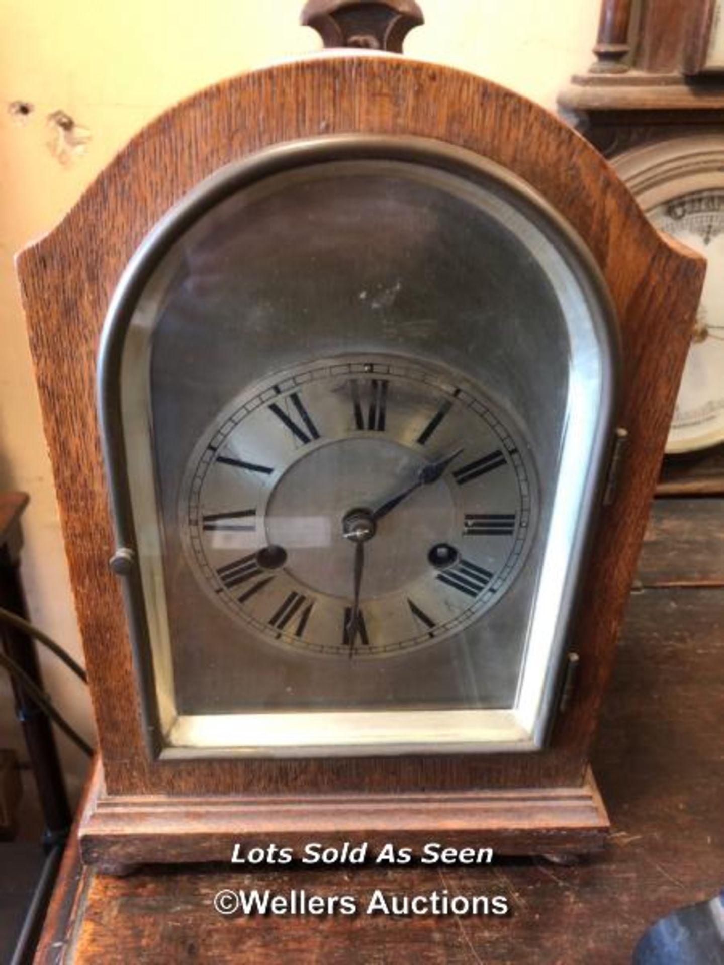 *OAK MANTEL CLOCK WITH DOMED TOP, TWO TRAIN MOVEMENT / LOCATED AT VICTORIA ANTIQUES, WADEBRIDGE,
