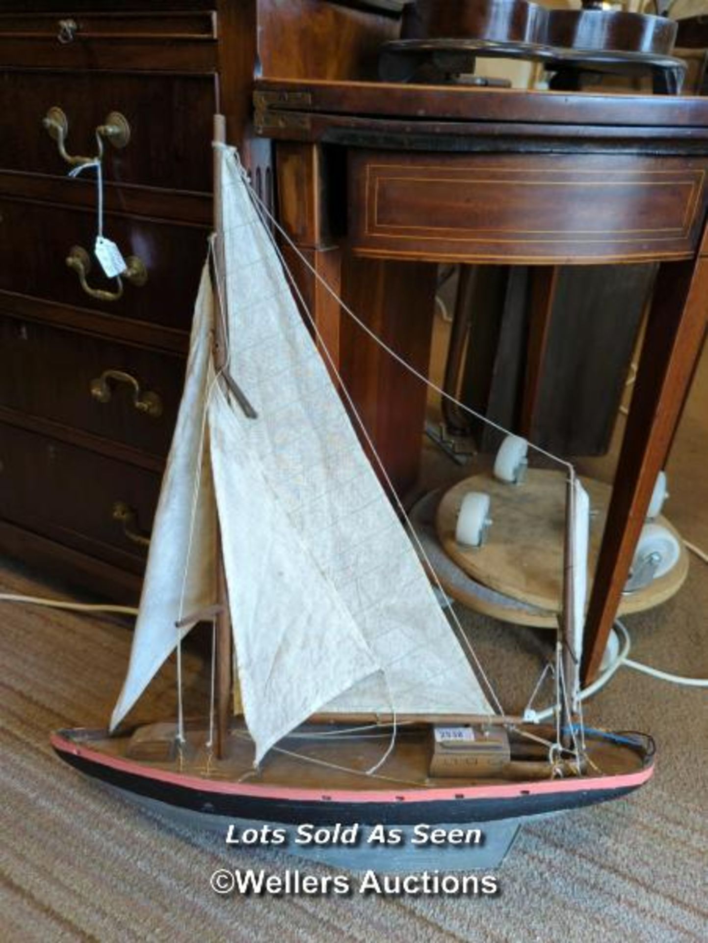 *MODEL POND YACHT, 60CM / LOCATED AT VICTORIA ANTIQUES, WADEBRIDGE, PL27 7DD