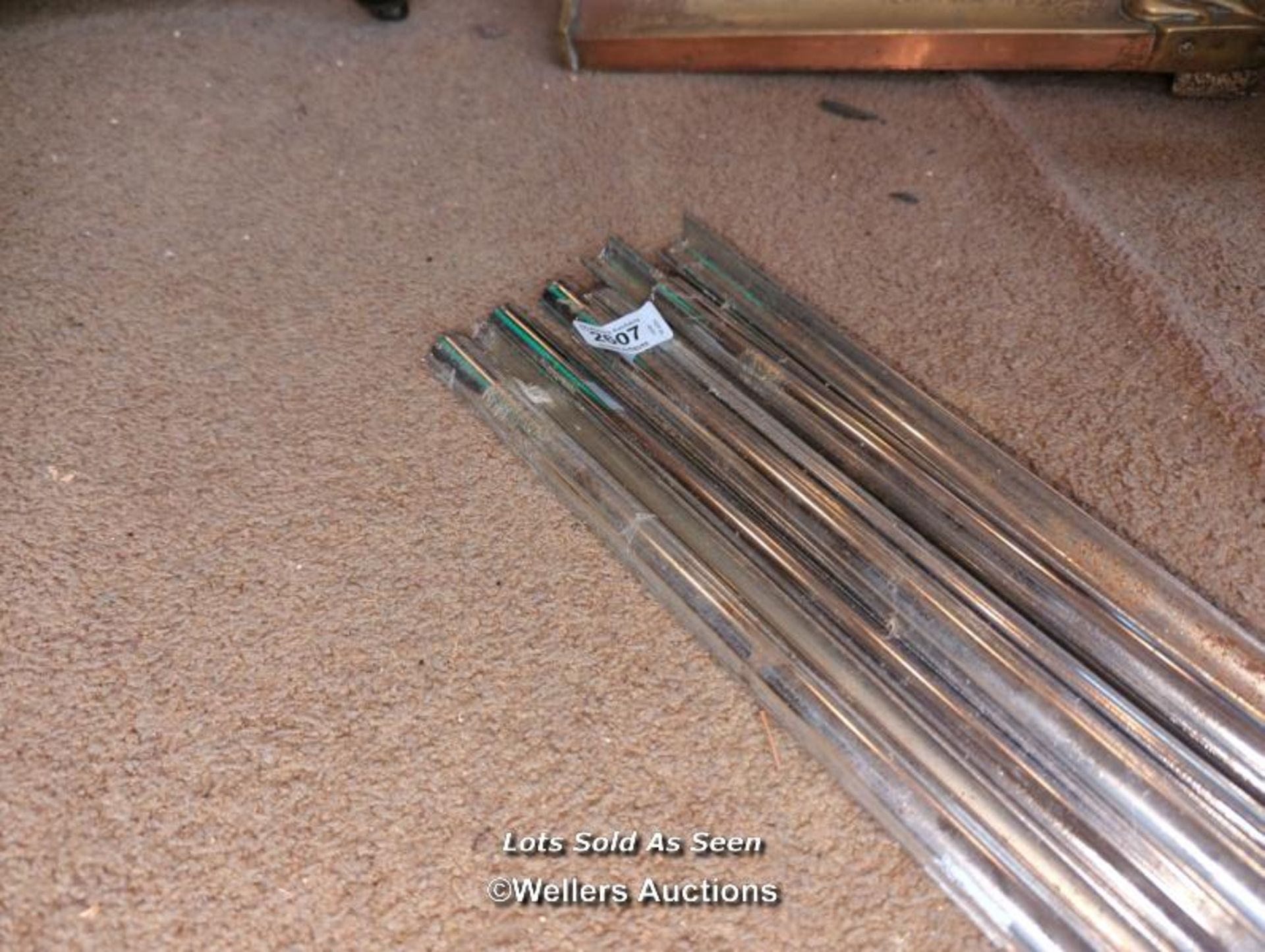 *SET OF 14 ART DECO CHROMED STAIR RODS WITH CLIPS / LOCATED AT VICTORIA ANTIQUES, WADEBRIDGE, PL27 - Image 2 of 2