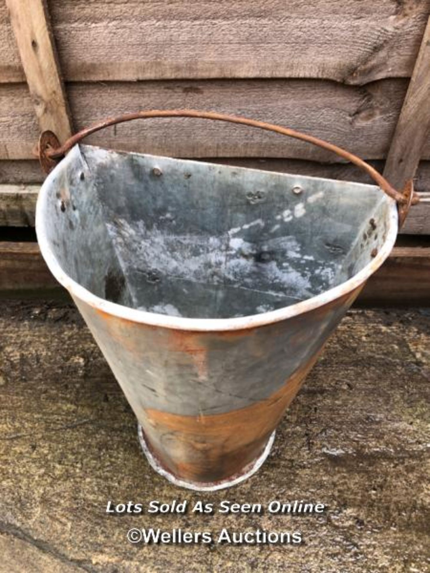 *GALVANISED HALF WALL PLANTER WITH HANDLE, 30CM (H) X 30CM (W) / COLLECTION LOCATION: WELLERS