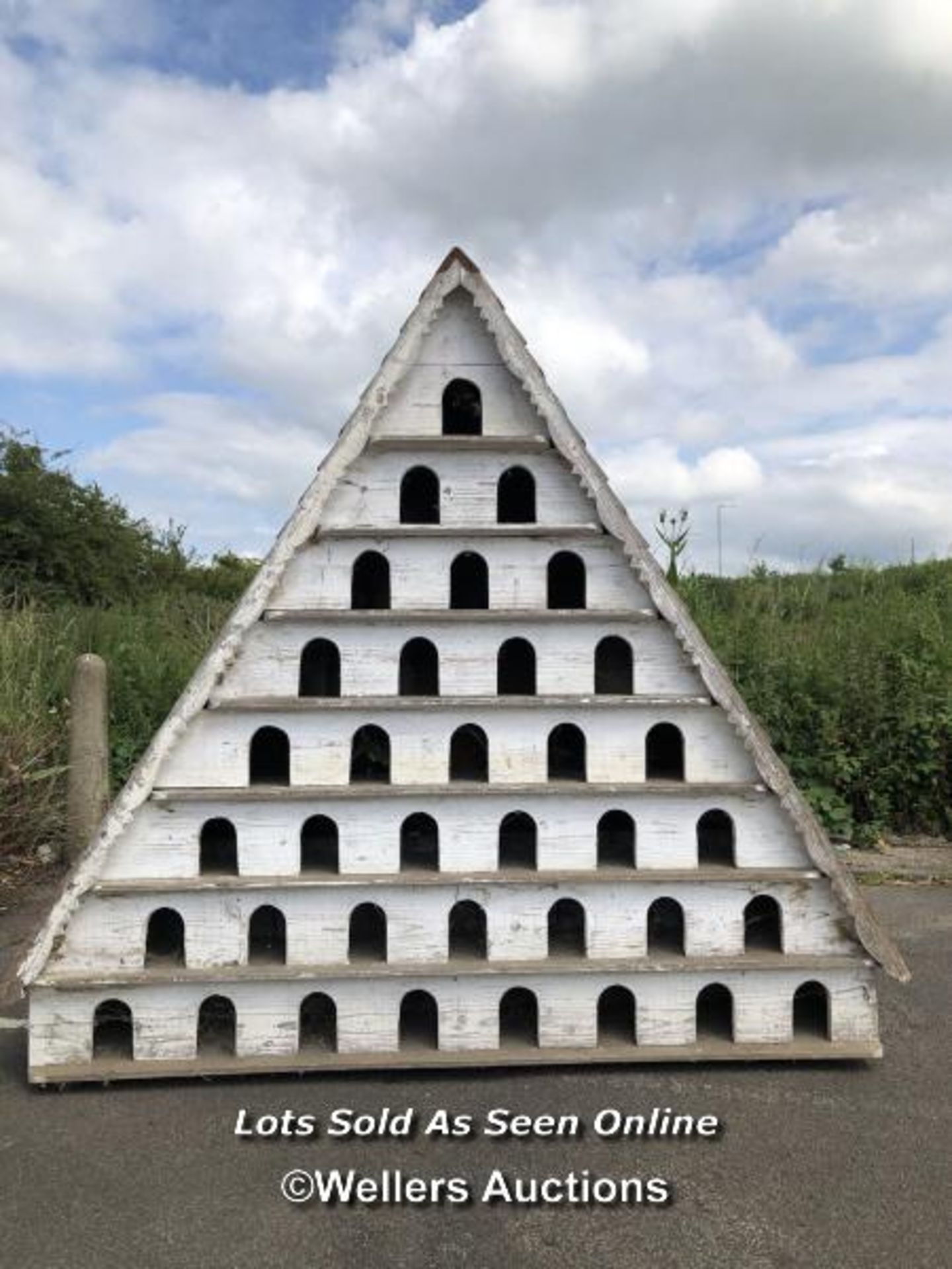 *LARGE TRADITIONAL HAND MADE DOVECOTE BIRDHOUSE, 36X SEPARATE NEST BOXES OVER 8 TIERS, TOTAL