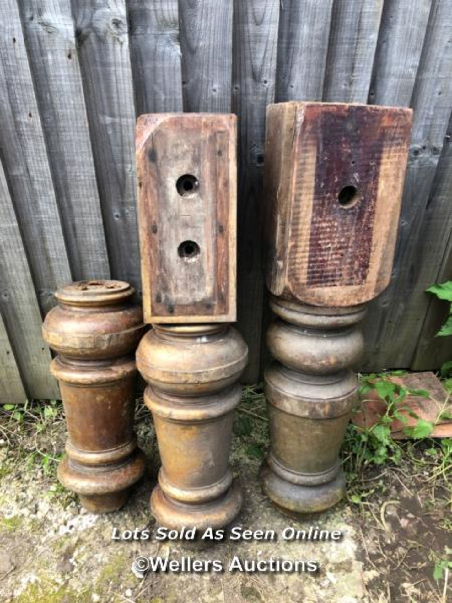 3X VICTORIAN MAHOGANY SNOOKER TABLE LEGS, 1X MISSING TOP, 81CM (H) / COLLECTION LOCATION: WEST