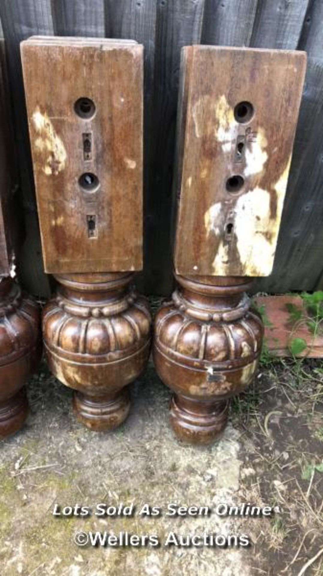 4X BULBUS TURNED AND CARVED VICTORIAN MAHOGANY SNOOKER TABLE LEGS, 78CM (H) / COLLECTION LOCATION: - Image 3 of 3