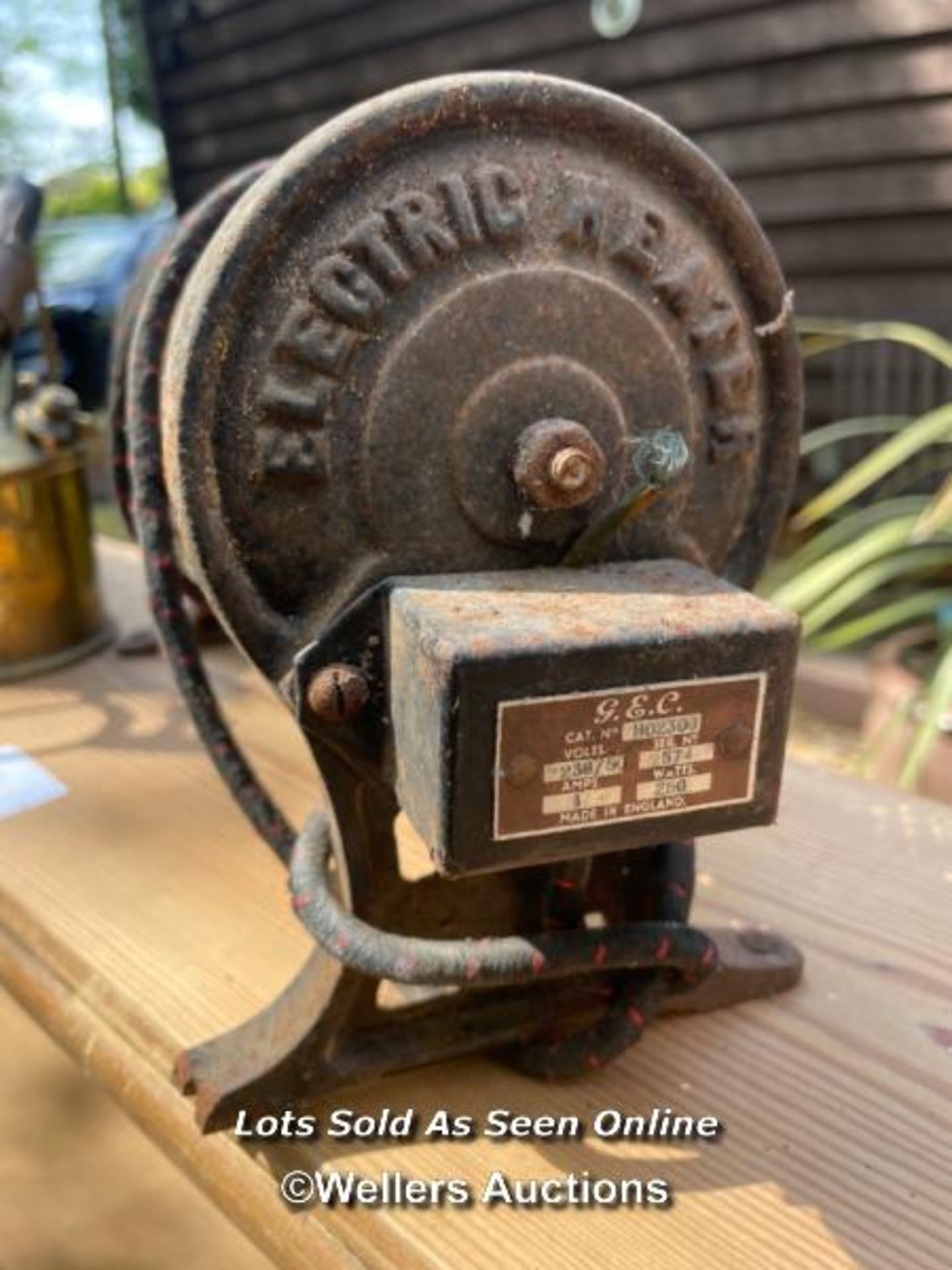 ANCHOR OIL LANTERN, VINTAGE MAX SIEVERT LIGHTER AND AN OLD ELECTRIC HEATER / COLLECTION LOCATION: - Image 5 of 5