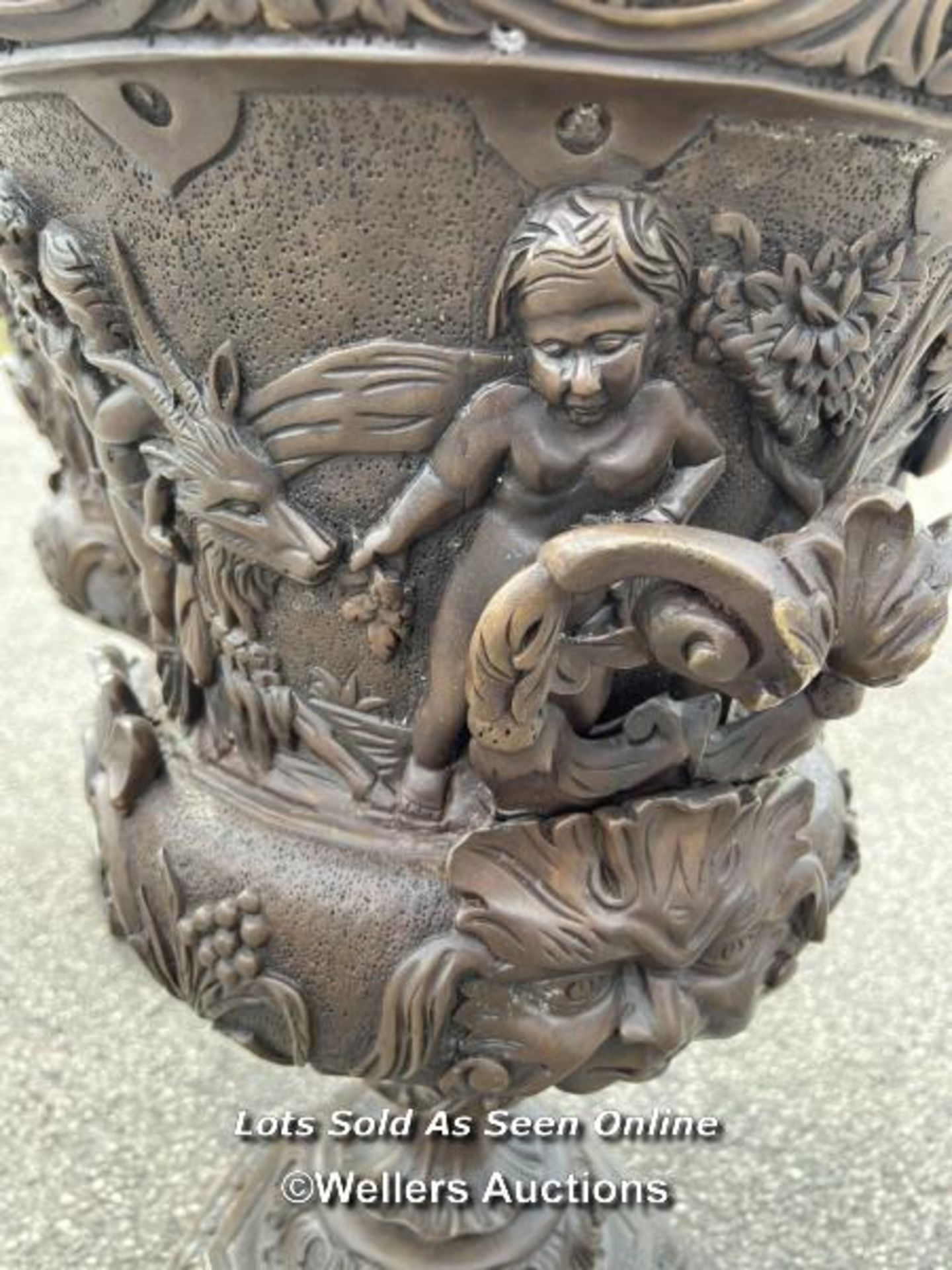 *PAIR OF LARGE ORNATE URN FINIALS IN CAST BRONZE WITH REMOVEABLE LIDS, DISPLAYING SCENES OF - Image 8 of 8