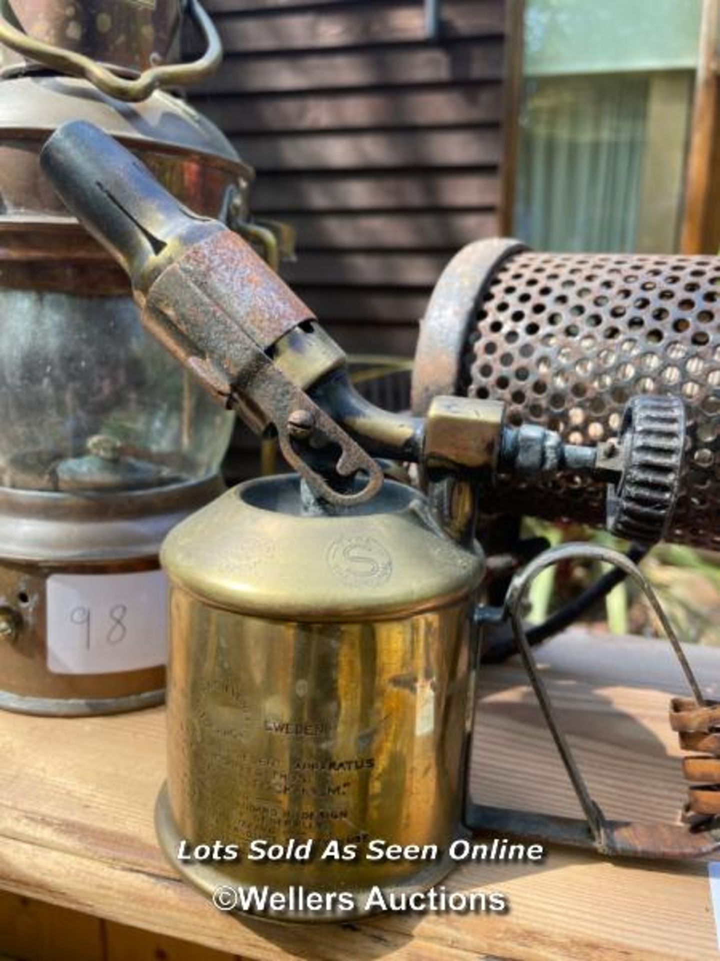 ANCHOR OIL LANTERN, VINTAGE MAX SIEVERT LIGHTER AND AN OLD ELECTRIC HEATER / COLLECTION LOCATION: - Image 2 of 5