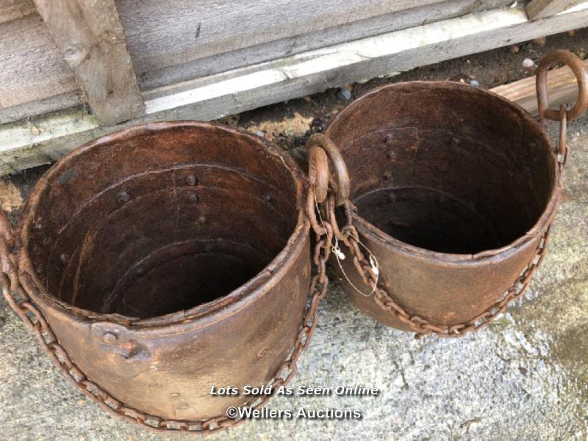 *PAIR OF GALVANISED HANGING BASKETS, 32CM (H) X 20CM (DIA) / COLLECTION LOCATION: WELLERS - Image 2 of 2