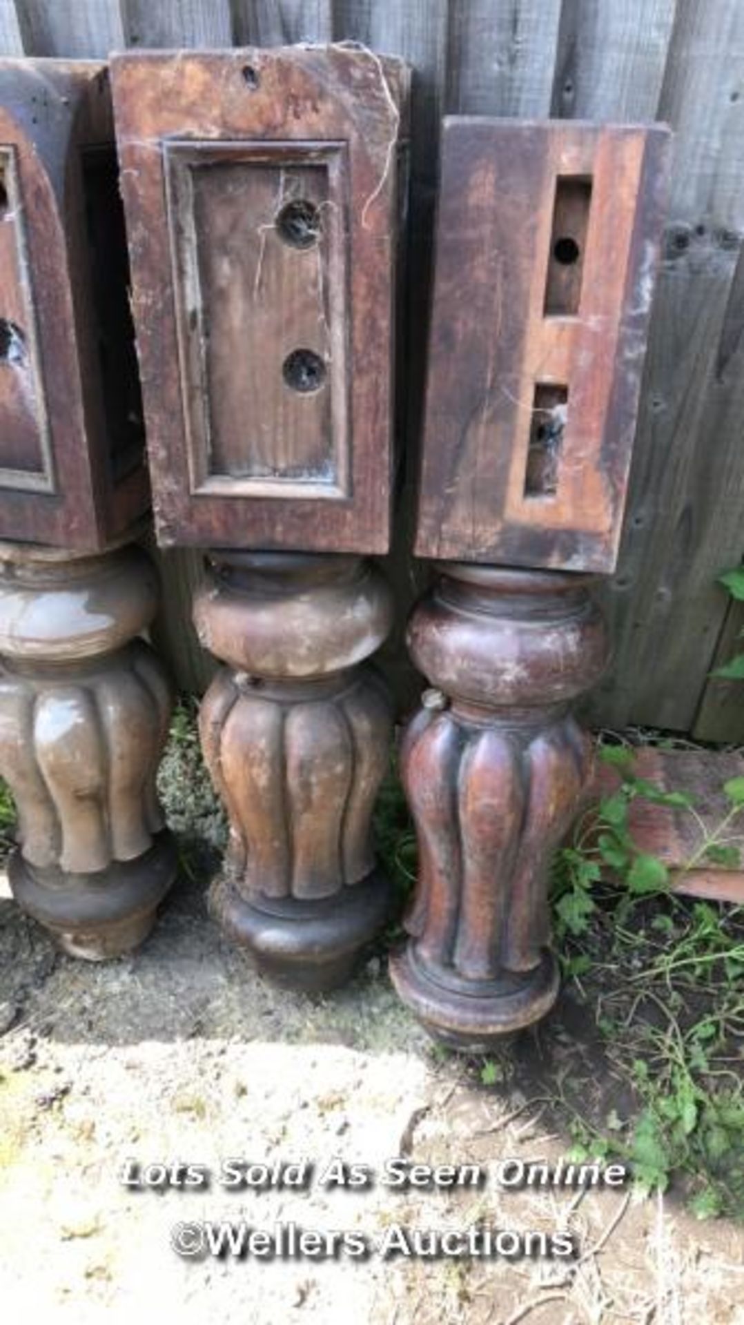 4X FLUTED TULIP VICTORIAN MAHOGANY SNOOKER TABLE LEGS, TALLEST 84CM (H) / COLLECTION LOCATION: - Image 3 of 3