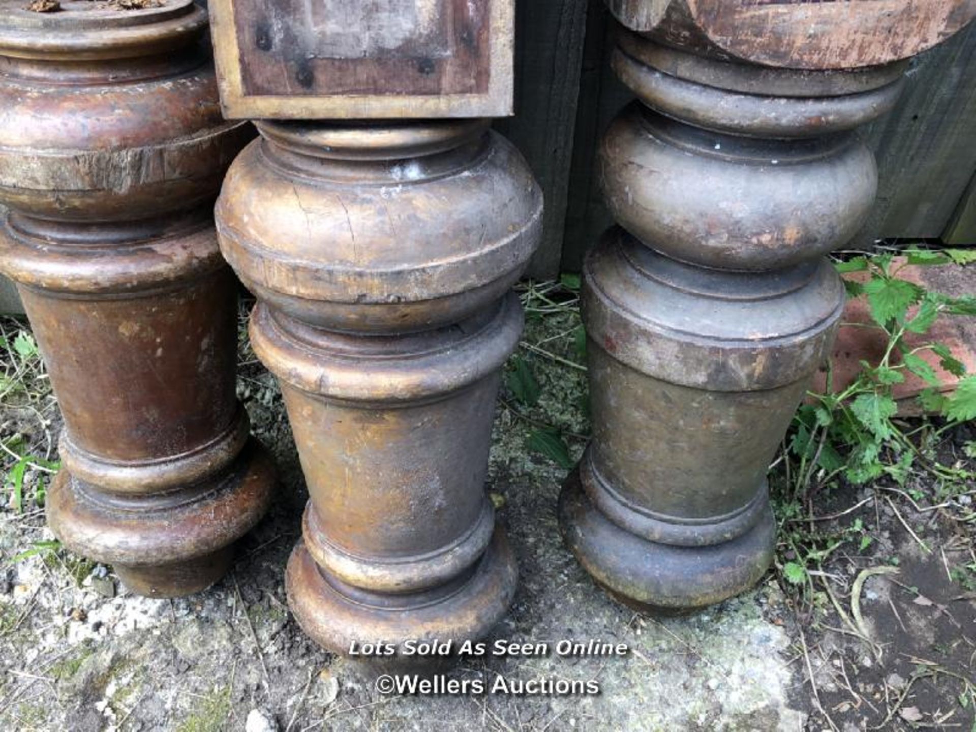 3X VICTORIAN MAHOGANY SNOOKER TABLE LEGS, 1X MISSING TOP, 81CM (H) / COLLECTION LOCATION: WEST - Image 2 of 3