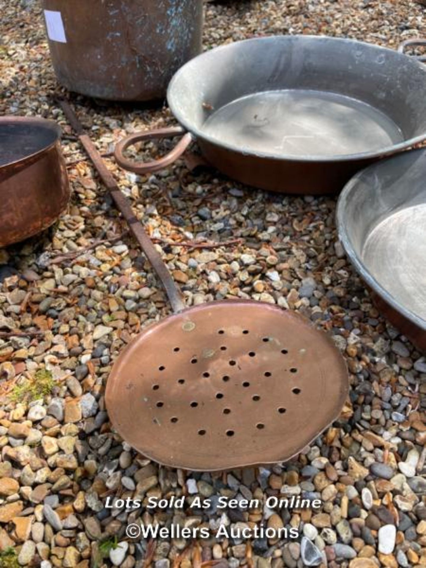 FOUR COPPER PANS AND ONE OTHER / COLLECTION LOCATION: WOKING (GU24), FULL ADDRESS AND VENDOR CONTACT - Image 2 of 3