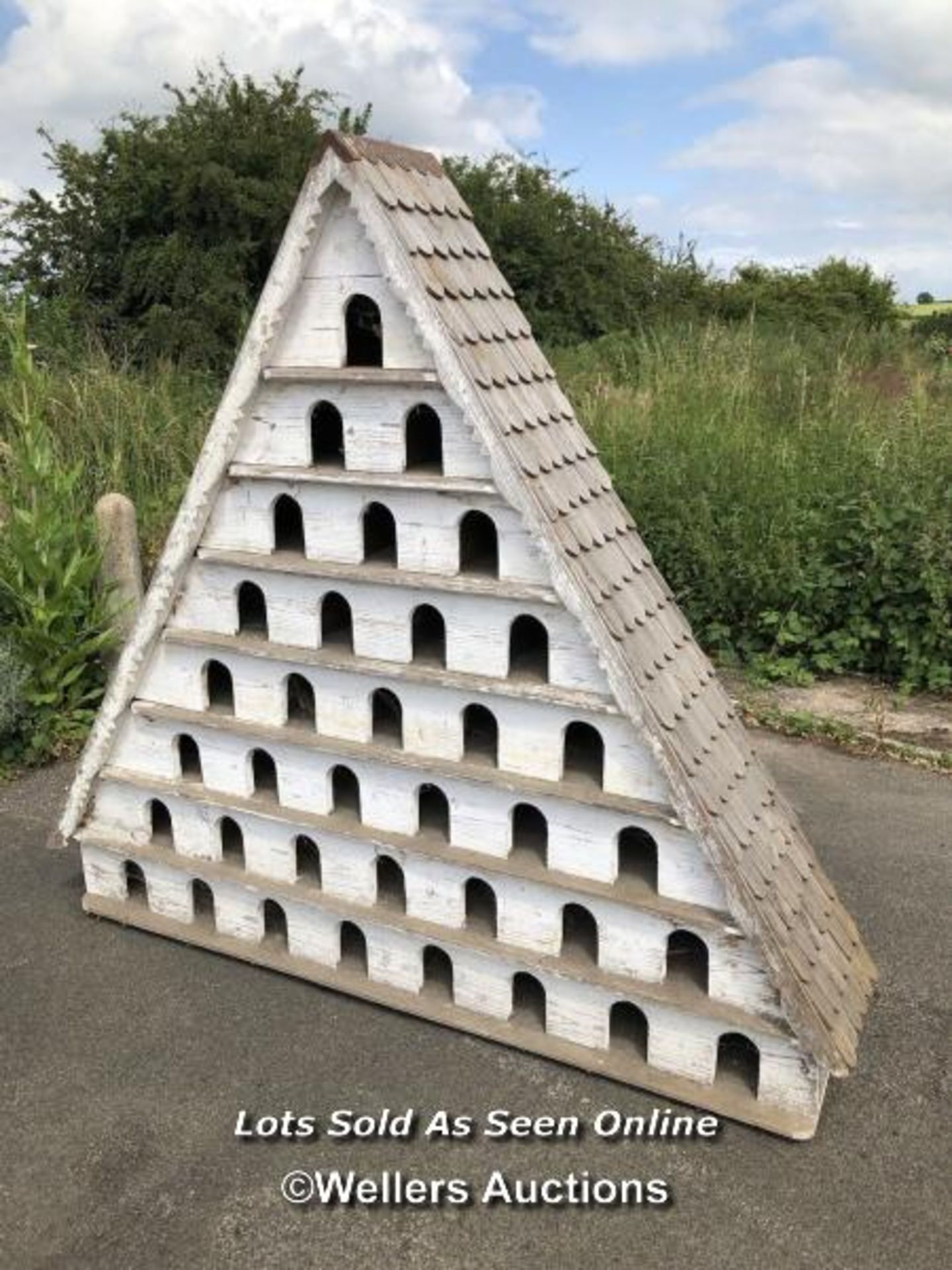 *LARGE TRADITIONAL HAND MADE DOVECOTE BIRDHOUSE, 36X SEPARATE NEST BOXES OVER 8 TIERS, TOTAL - Bild 2 aus 5
