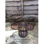 *3X ASCENDING BIRD CAGES, LARGEST 40CM (H) X 25CM (DIA), 1X DAMAGED TOP / COLLECTION LOCATION: