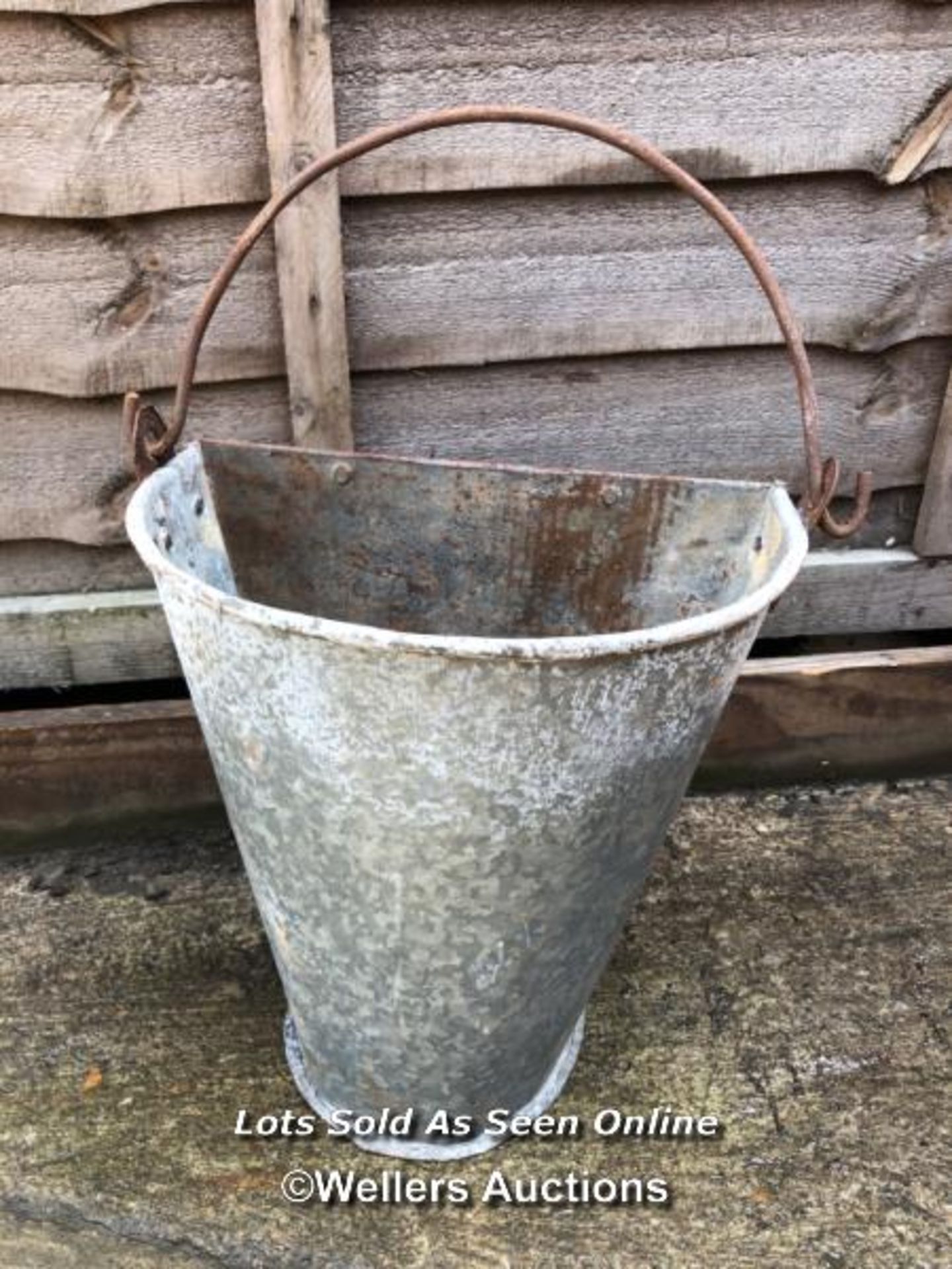 *GALVANISED HALF WALL PLANTER WITH HANDLE, 30CM (H) X 30CM (W) / COLLECTION LOCATION: WELLERS