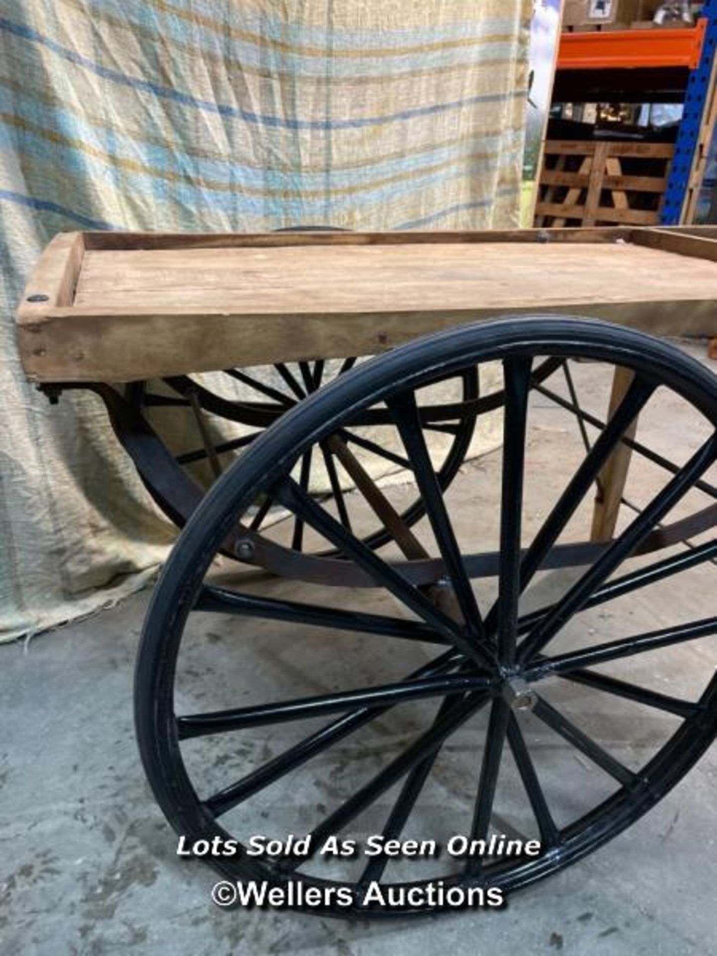 *TRADERS 2 WHEEL BARROW, BED 100CM (L) X 65CM (H), WHEELS 68CM (DIA) / COLLECTION LOCATION: - Image 2 of 4