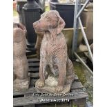 *RECONSTITUTED STONE SETTER DOG STATUE IN BROWN STAIN, 83CM (H), BASE WIDTH: 39CM, BASE DEPTH: