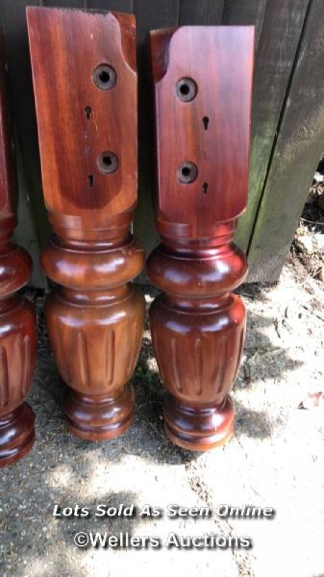 4X BULBUS FLUTED AND POLISHED VICTORIAN MAHOGANY SNOOKER TABLE LEGS, 76CM (H) / COLLECTION LOCATION: - Image 3 of 3